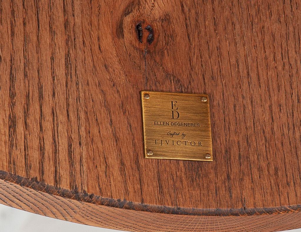 Table d'appoint ronde en chêne naturel par Ellen Degeneres Forge en vente 2
