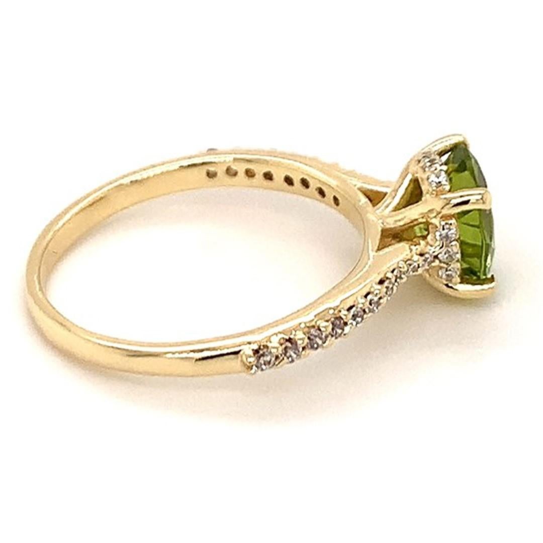 Round Natural Peridot And CZ Yellow Gold over Sterling Silver Ring In New Condition For Sale In Fort Lee, NJ