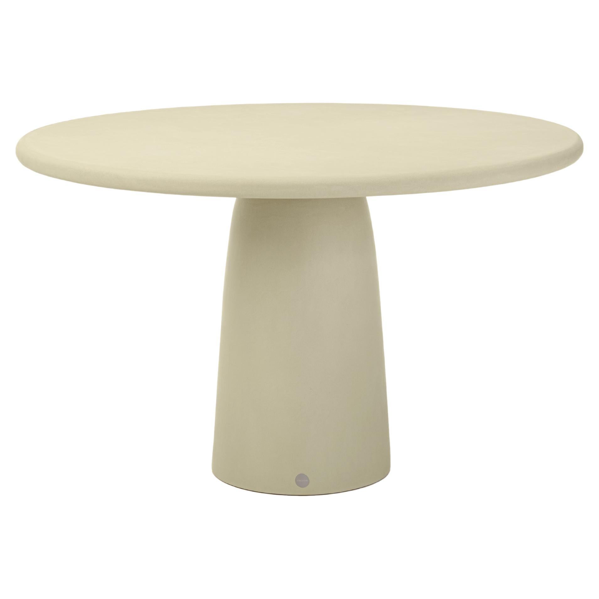 Mesa redonda contemporánea de yeso natural "Menhir" 140cm by Isabelle Beaumont