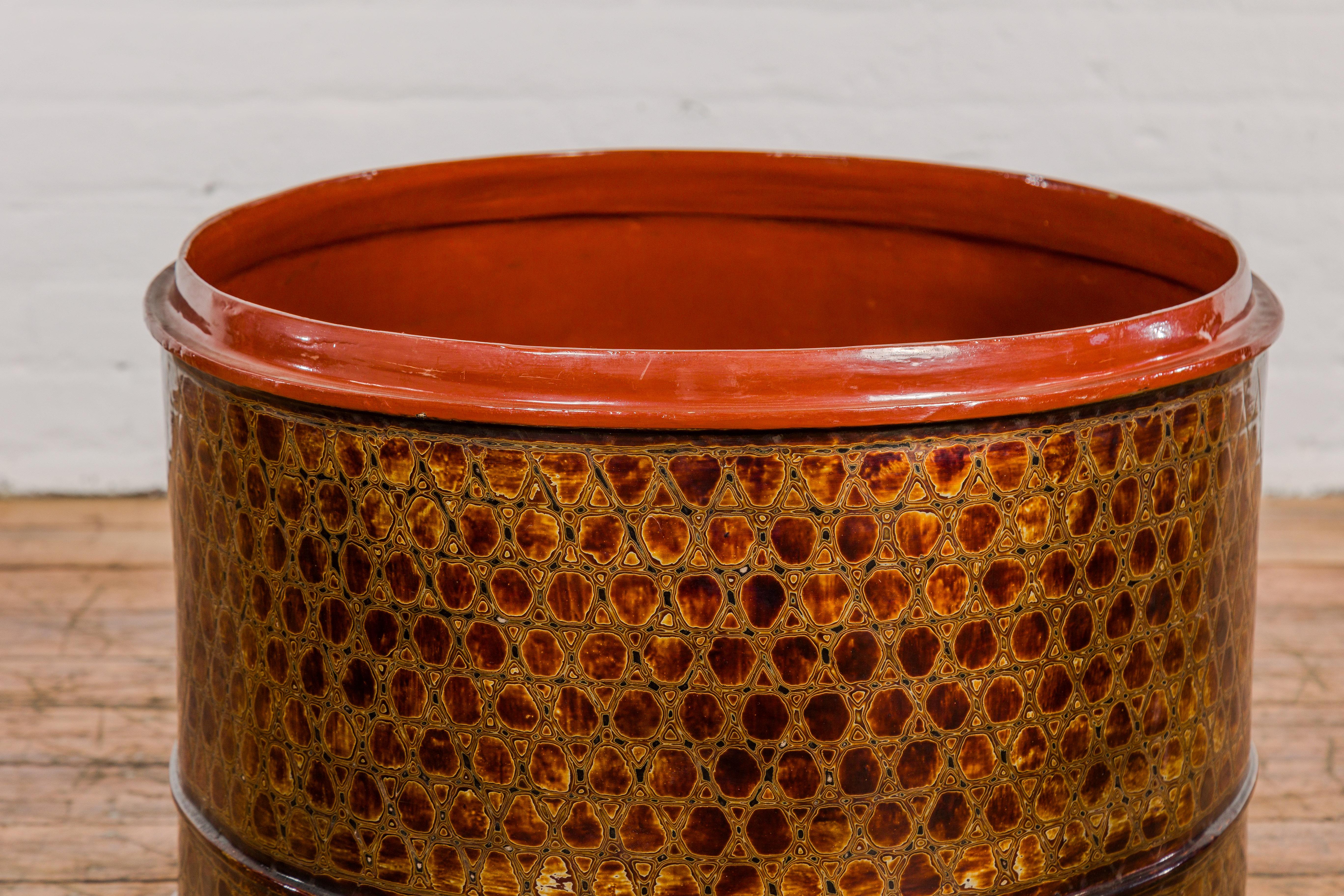 Asian Round Negora Lacquer Storage Bin with Snakeskin Patterns For Sale