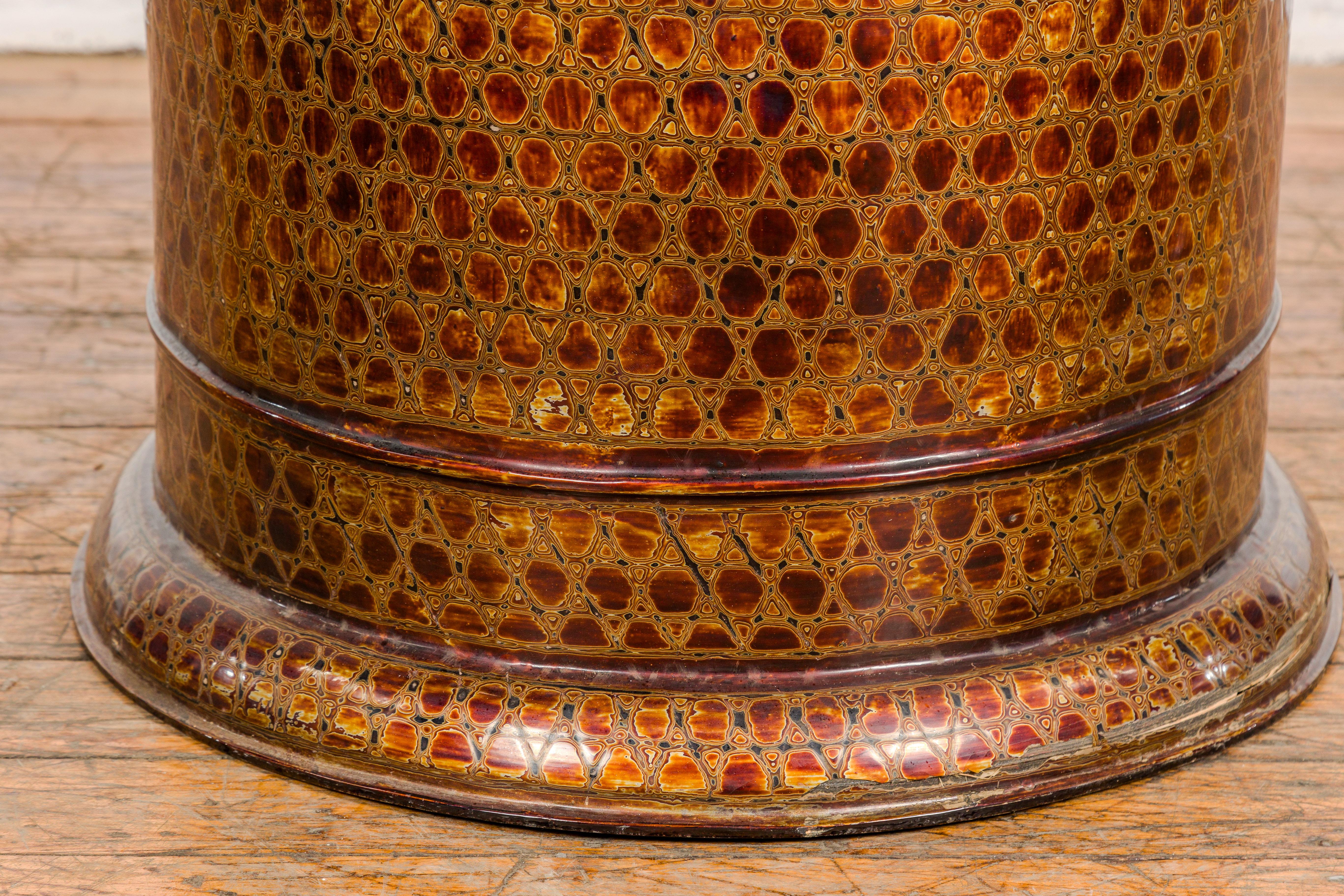Round Negora Lacquer Storage Bin with Snakeskin Patterns In Good Condition For Sale In Yonkers, NY