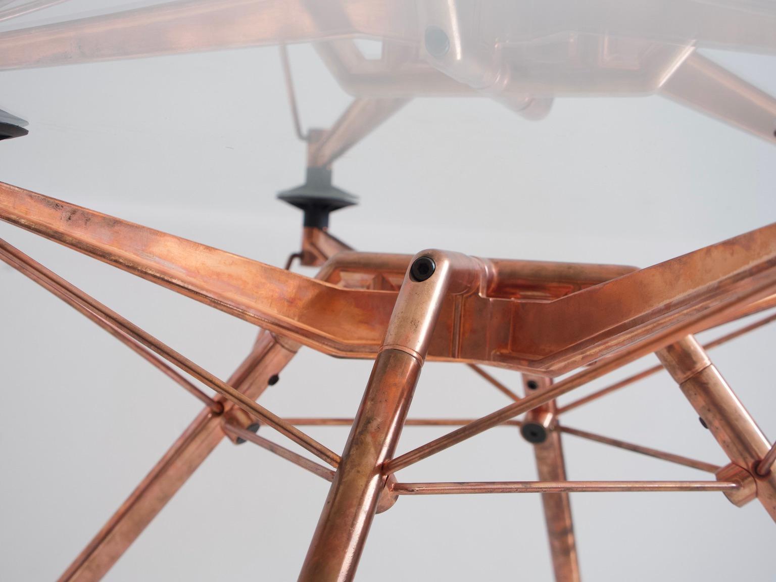 Round Nomos Dining Table by Sir Norman Foster & Partner 3