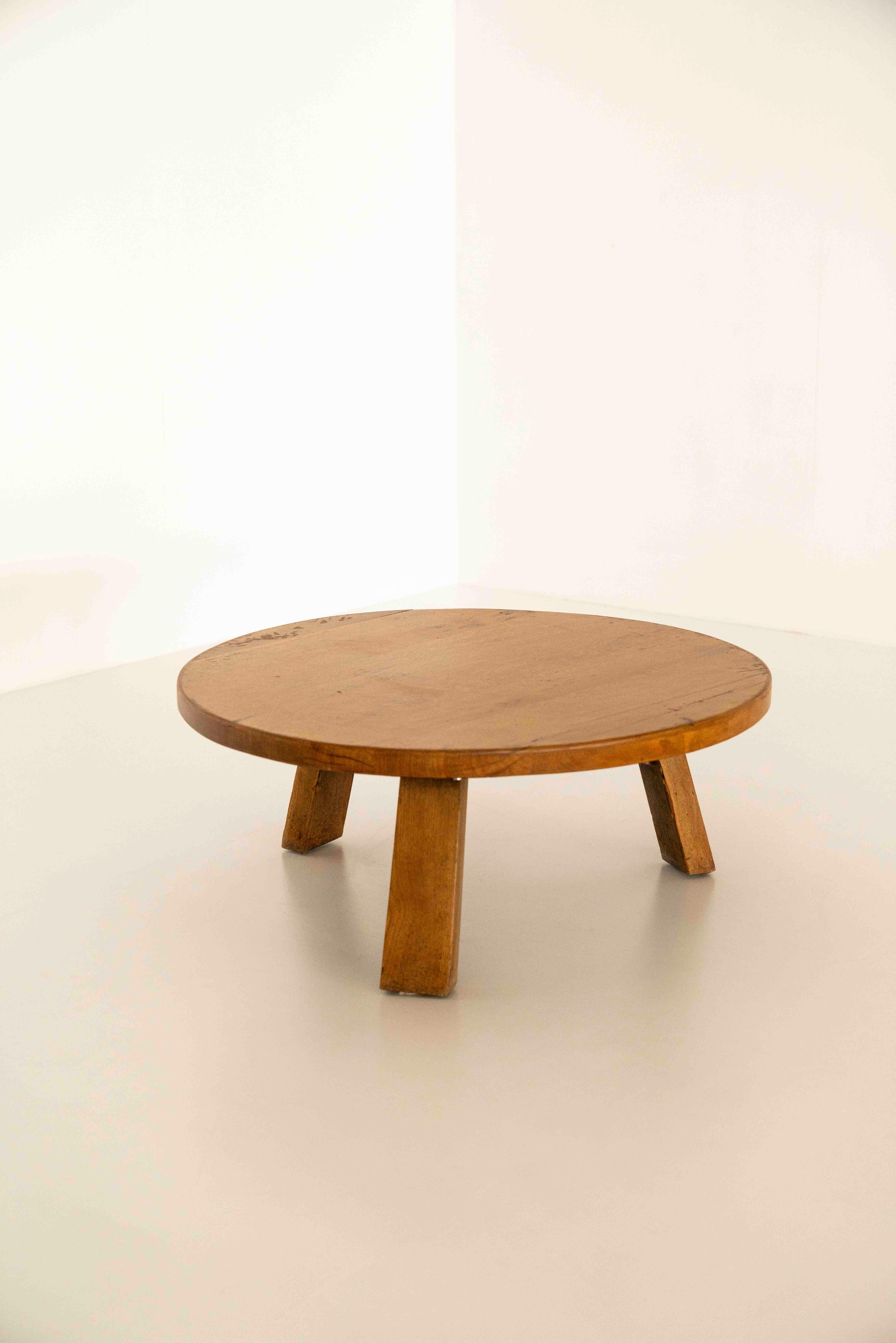 Dutch Round Oak Brutalist Coffee Table, The Netherlands 1970s