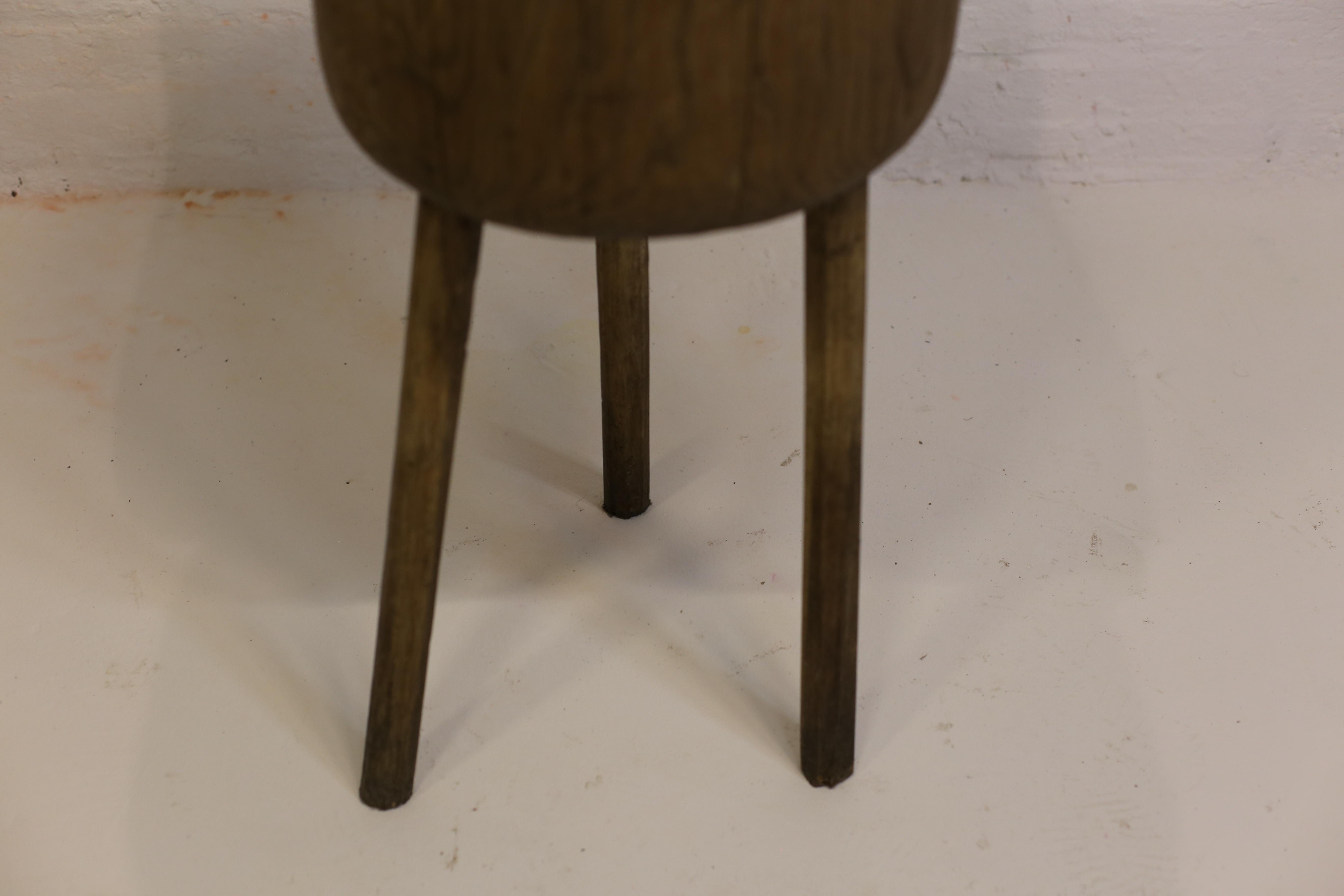 Table ronde en chêne Butching, Hongrie centrale, 19e siècle en vente 1