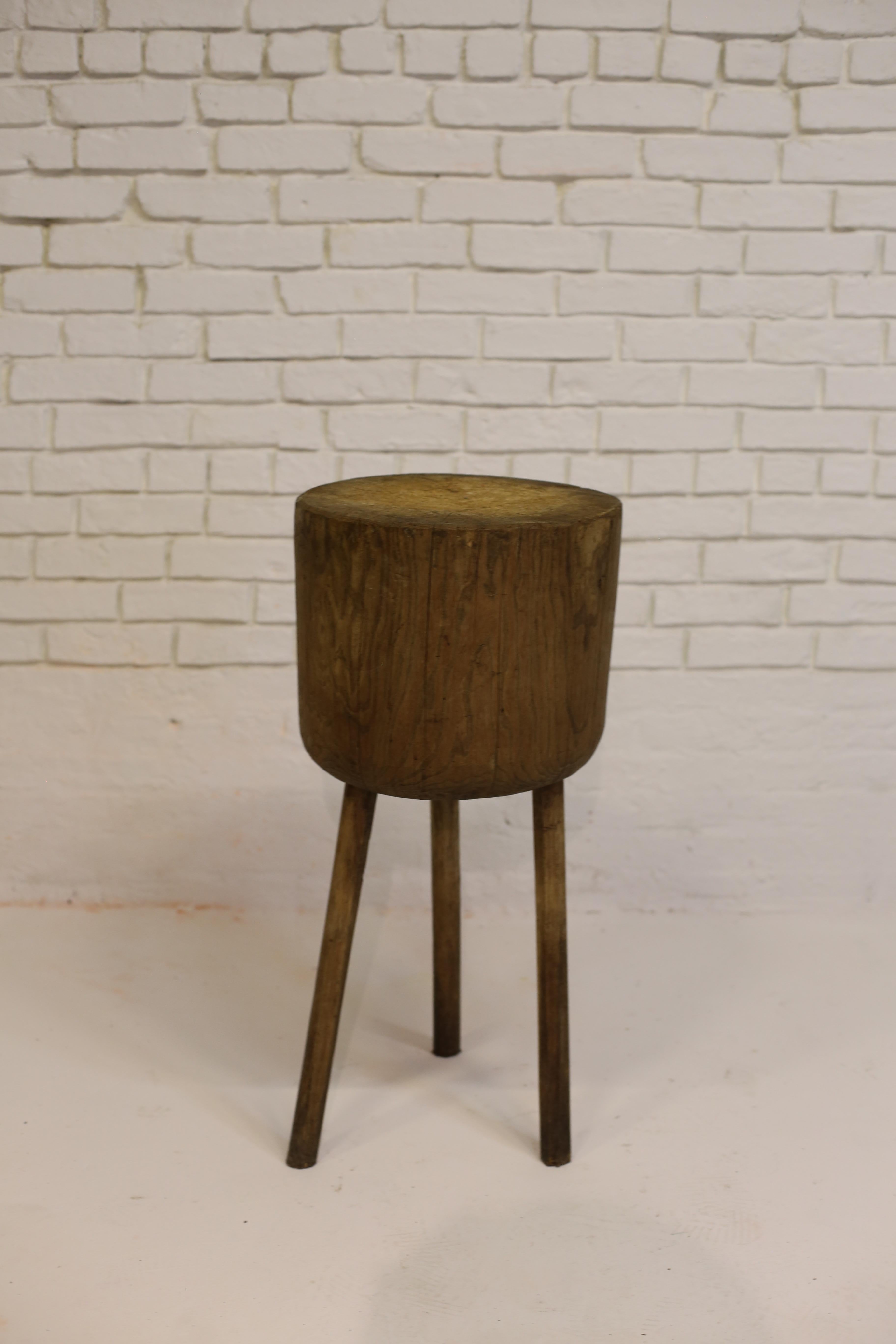 Table ronde en chêne Butching, Hongrie centrale, 19e siècle en vente 2
