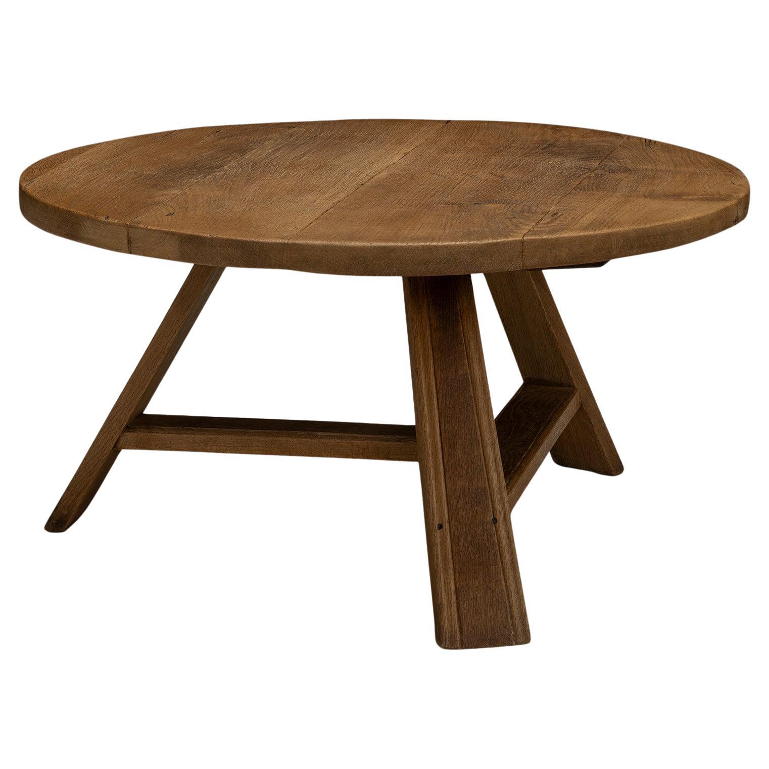 Round Oak Coffee Table, Belgium circa 1960 en vente