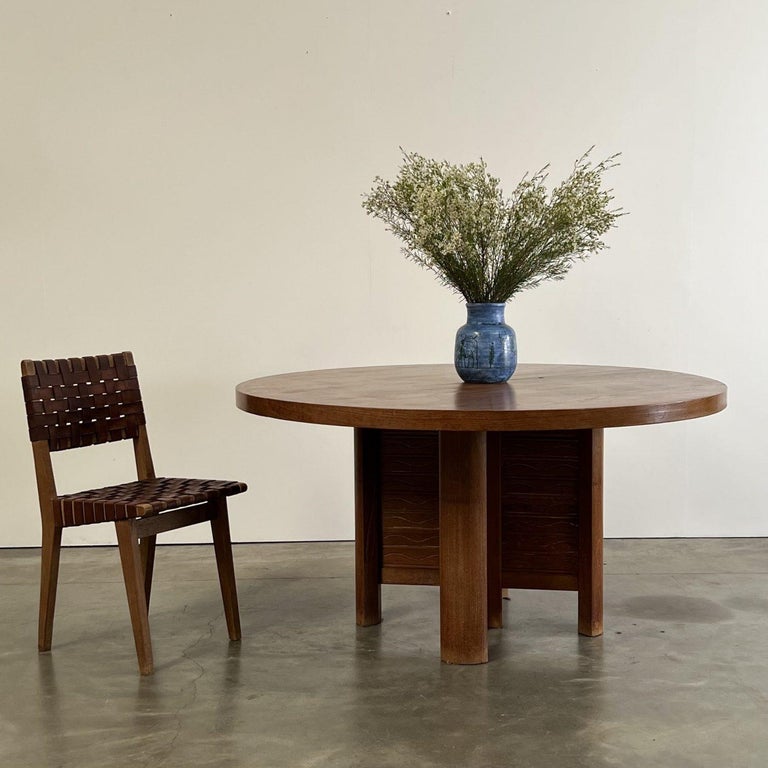 Round Oak Dining Table For Sale at 1stDibs