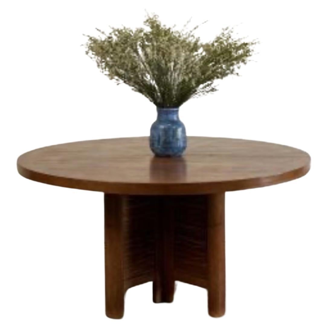 Brown Oak Round Dining Table For Sale at 1stDibs
