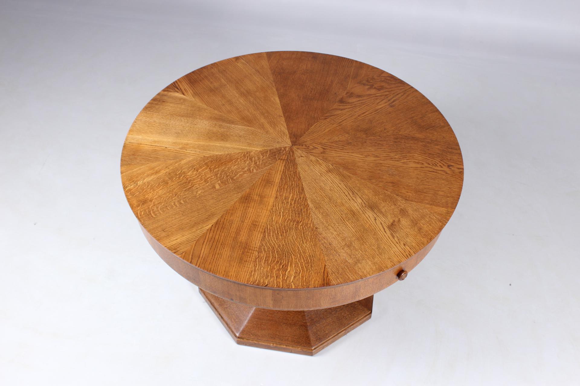 German Round Oak Dining Table, Very Rare Enlarging Mechanism, Patented in 1920