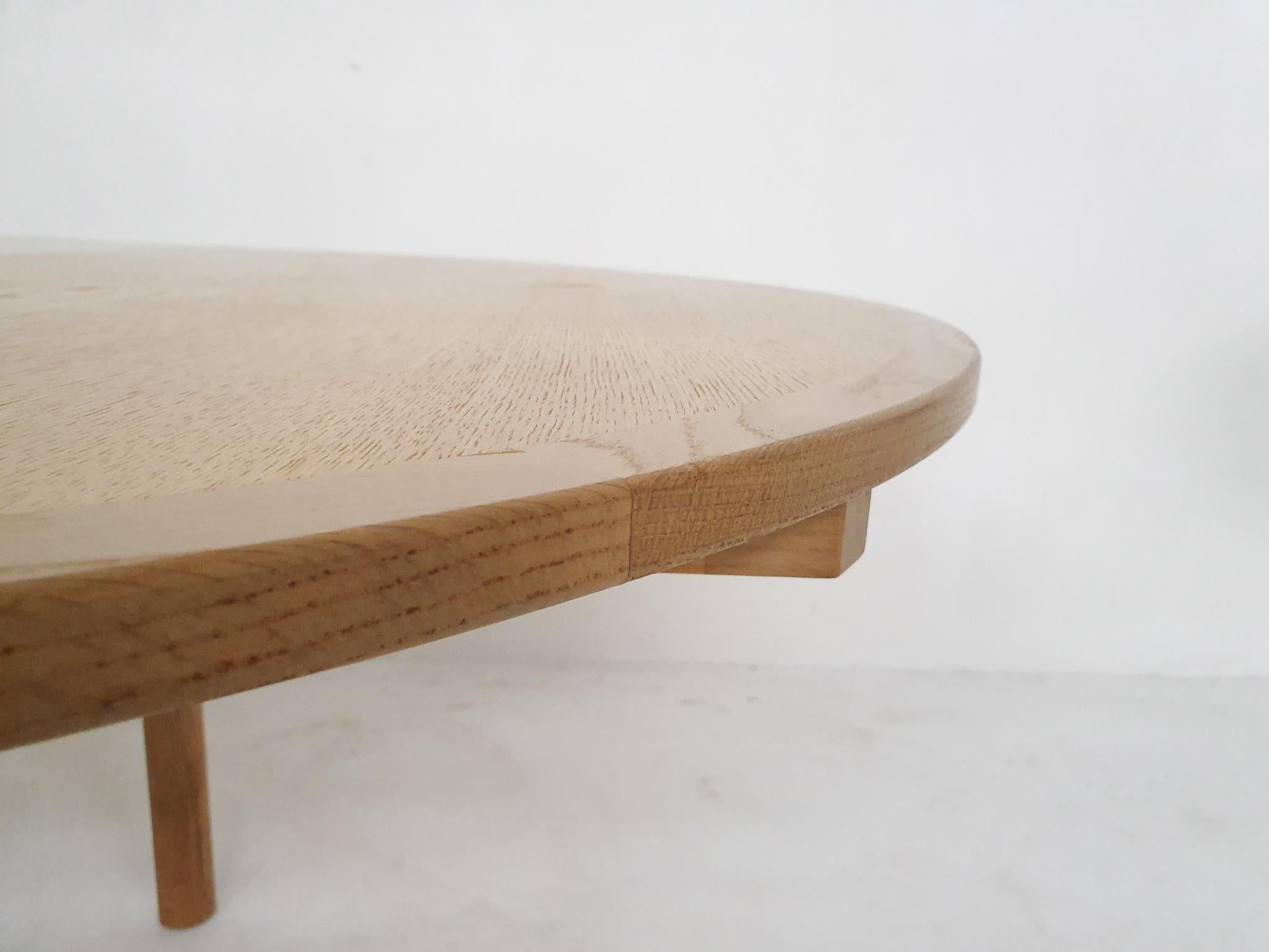 Round oak extendable dining table by Borge Mogensen for Karl Andersson, Denmark  8