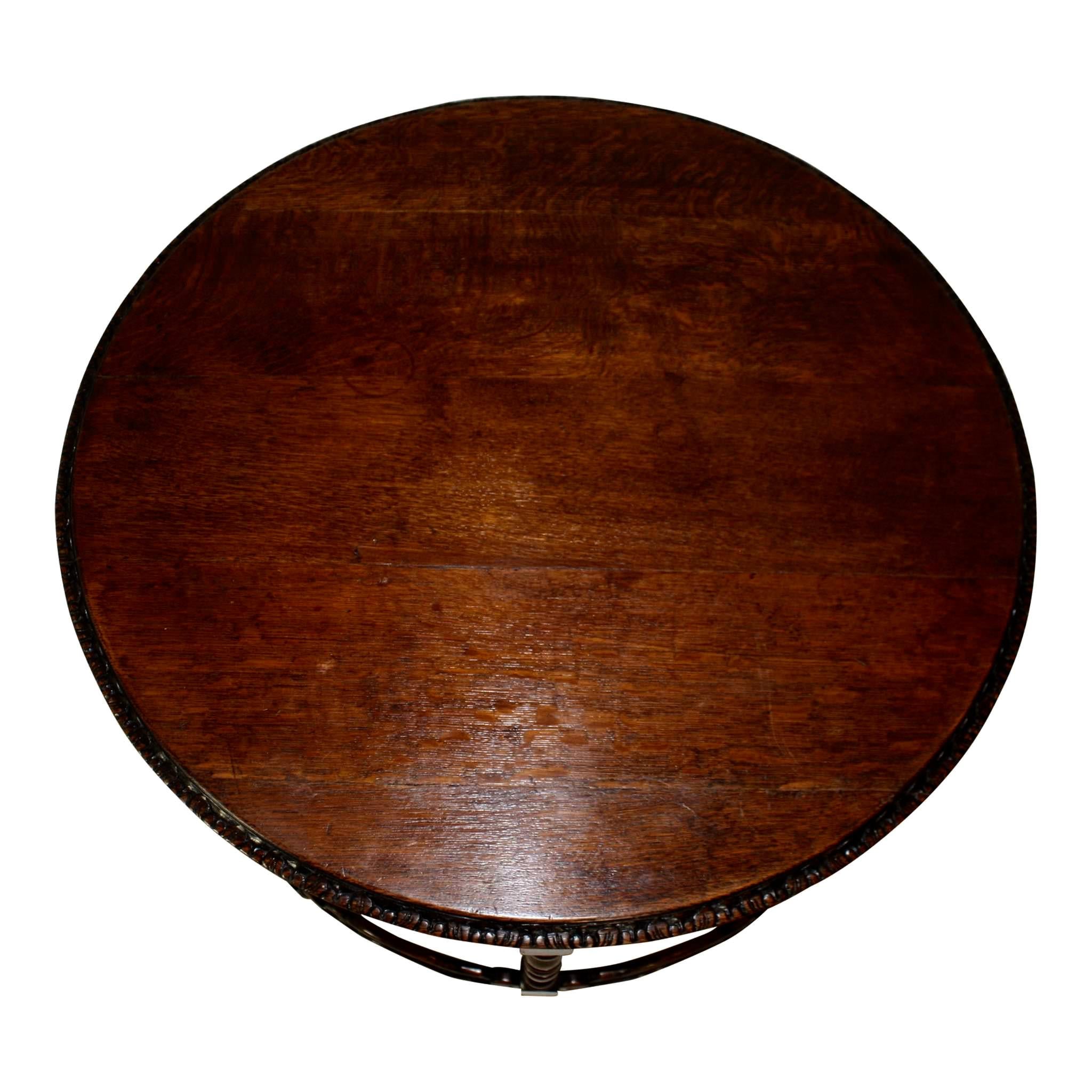 Round Oak Table, circa 1900 In Good Condition For Sale In Evergreen, CO
