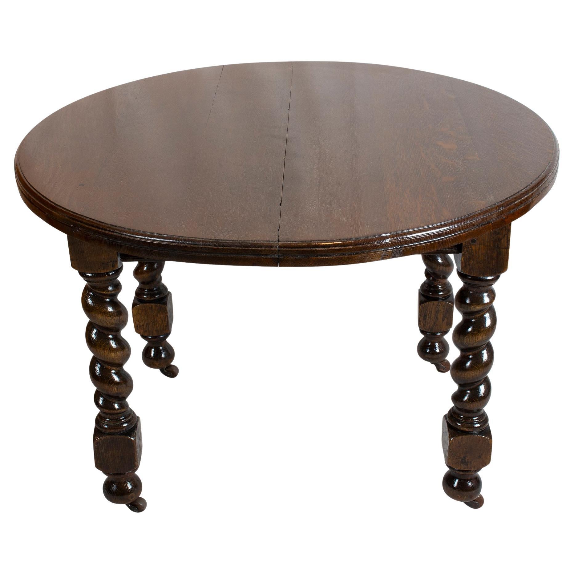 Round Oak Table Extendable from England Around 1880 For Sale