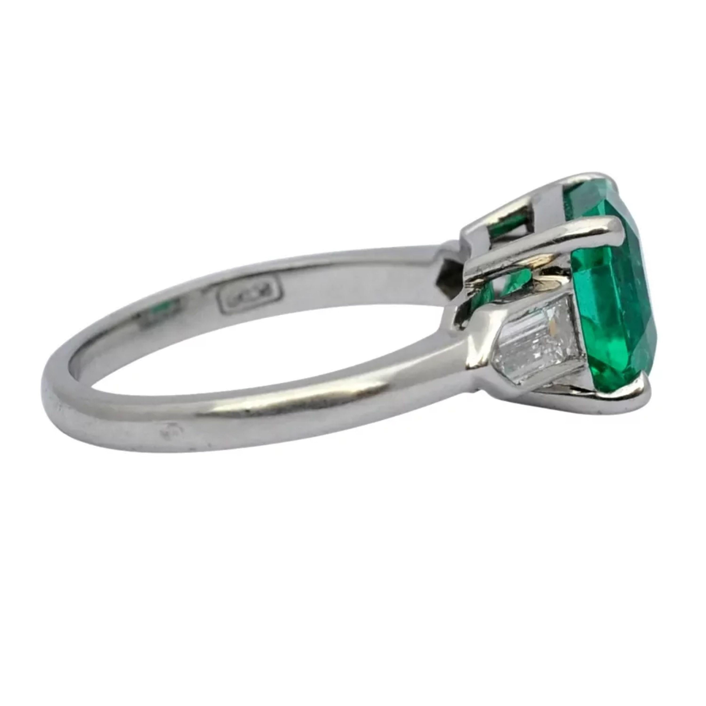 Im Angebot: Runder runder achteckiger Smaragdring im Brillantschliff, Vintage Smaragd Diamant Ehering () 3
