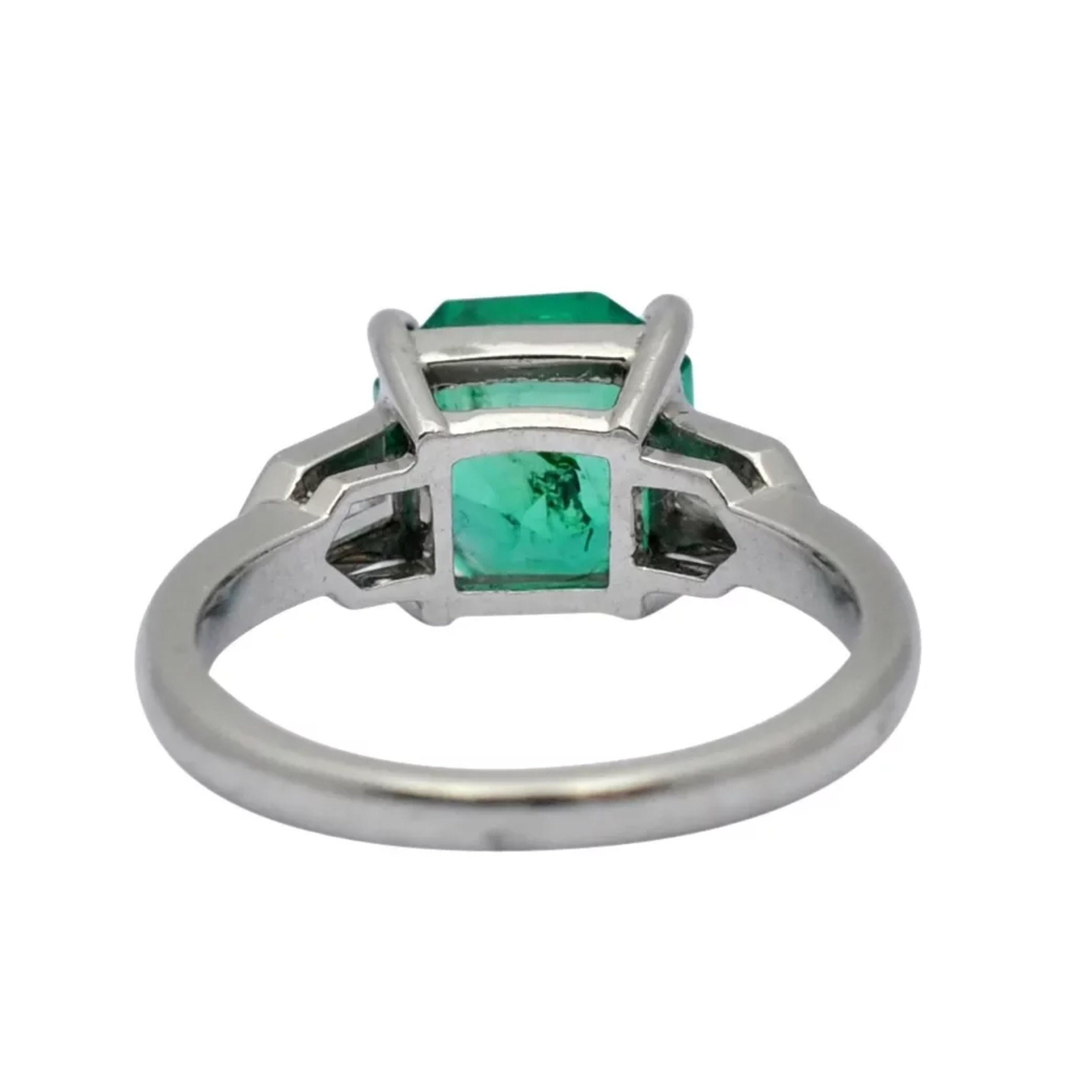 Im Angebot: Runder runder achteckiger Smaragdring im Brillantschliff, Vintage Smaragd Diamant Ehering () 4