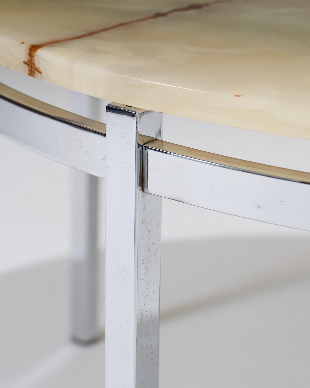 Round Onyx and Metal Coffee Table, 1960s In Good Condition For Sale In PARIS, FR