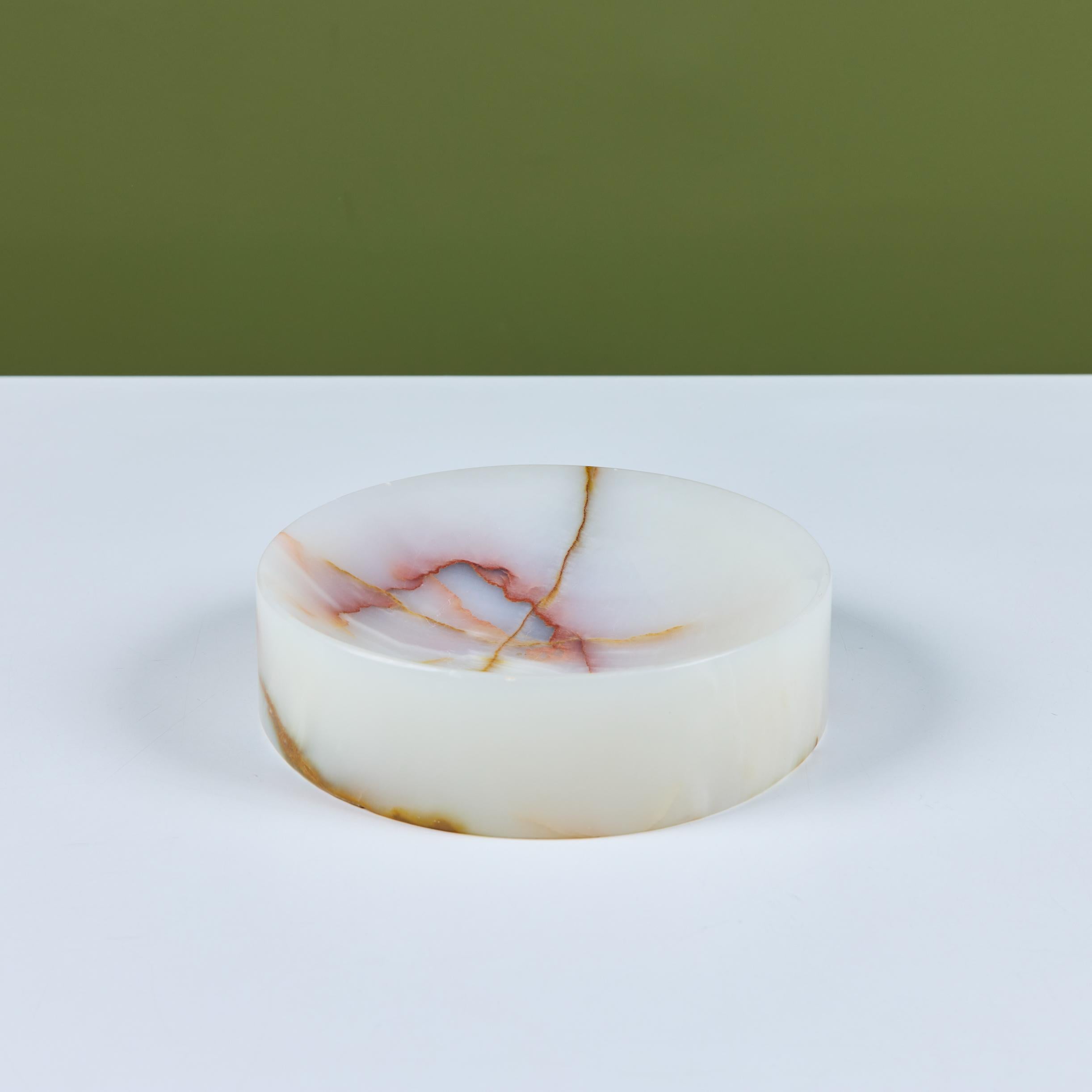 Round Onyx Ashtray In Good Condition For Sale In Los Angeles, CA