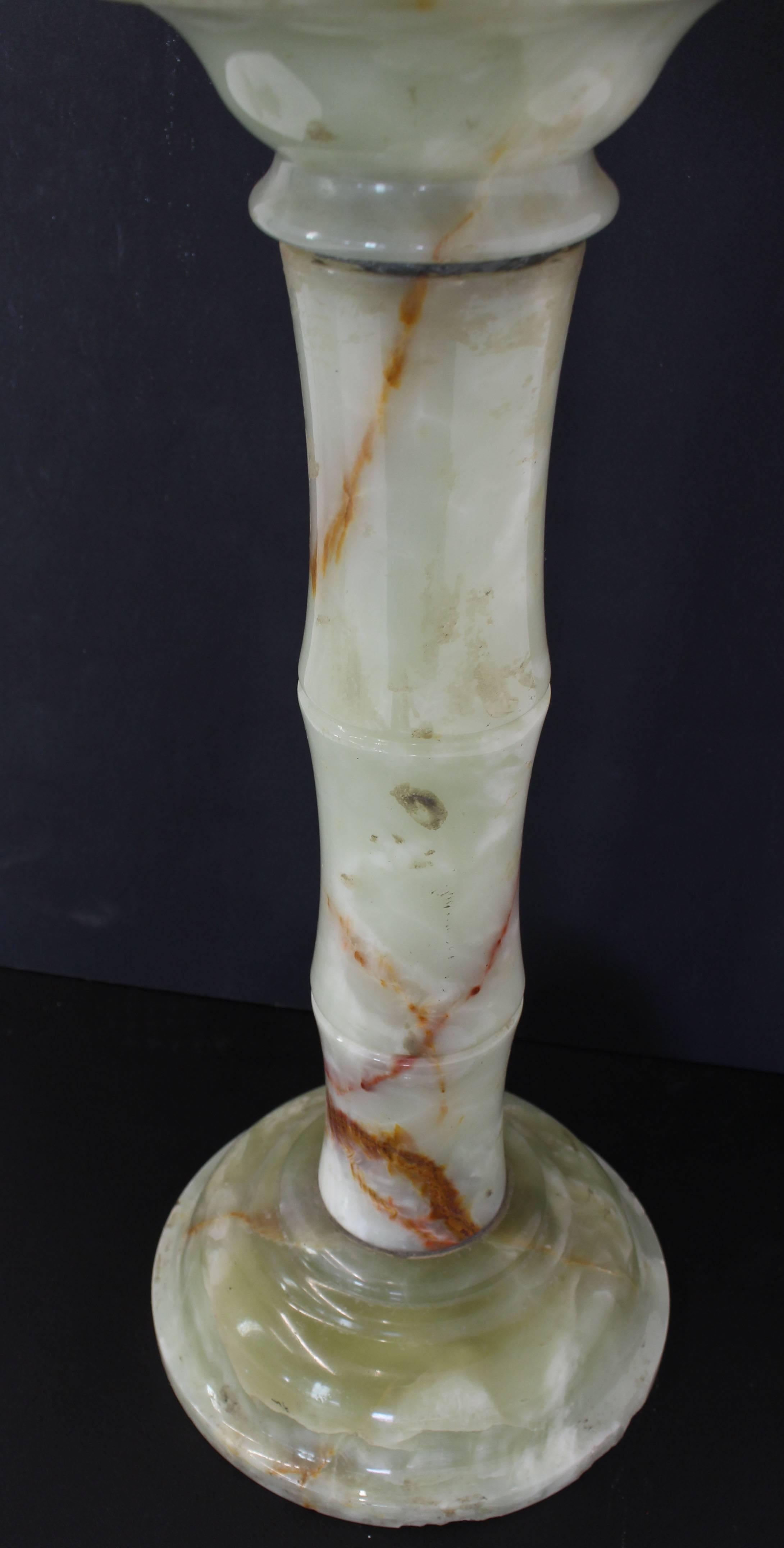 Round Onyx Side Table Pedestal Turned Base In Good Condition In Rockaway, NJ