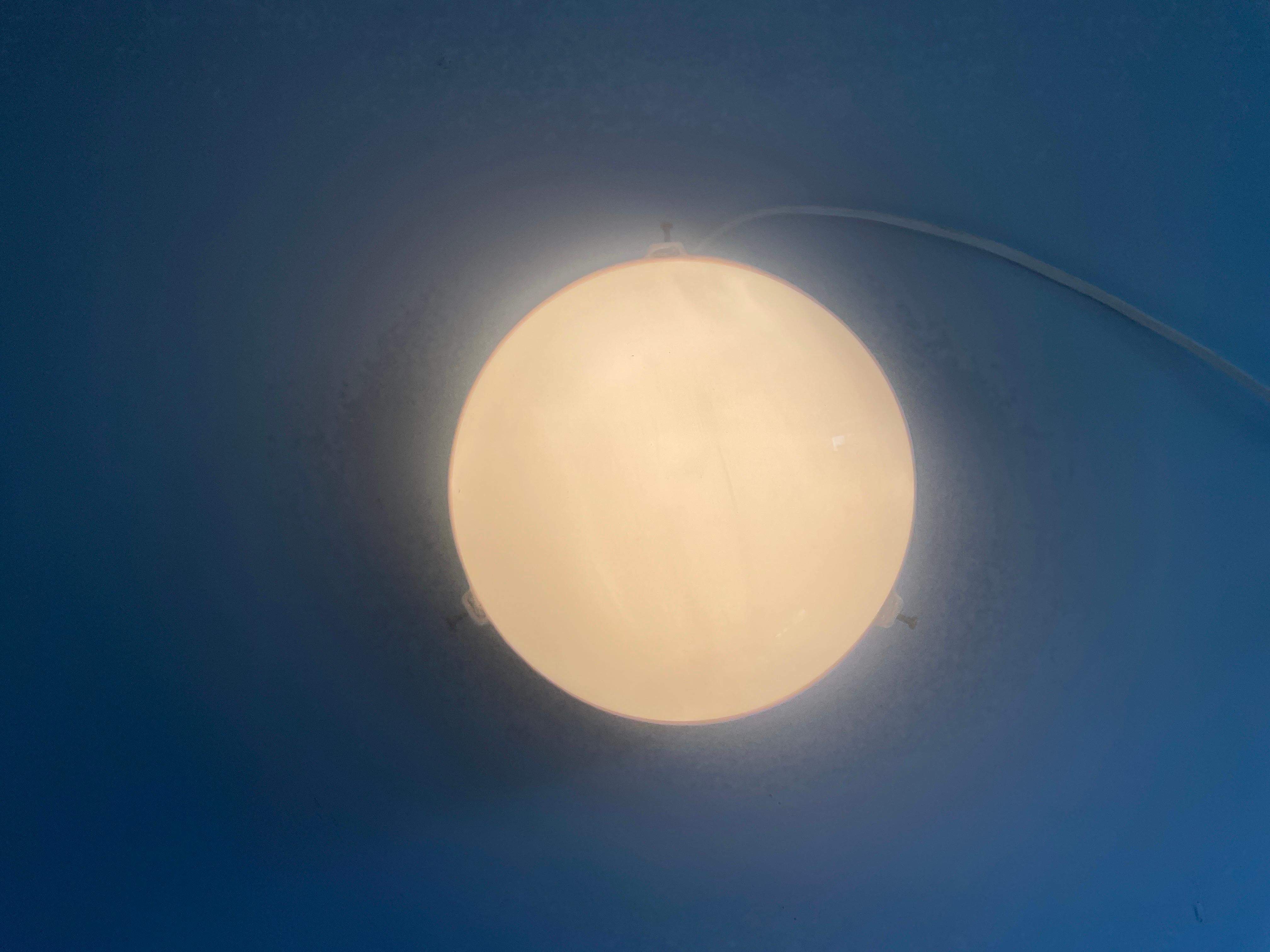 Lampada da incasso rotonda in vetro opalino e porcellana rosa, anni '50, Italia in vendita 5