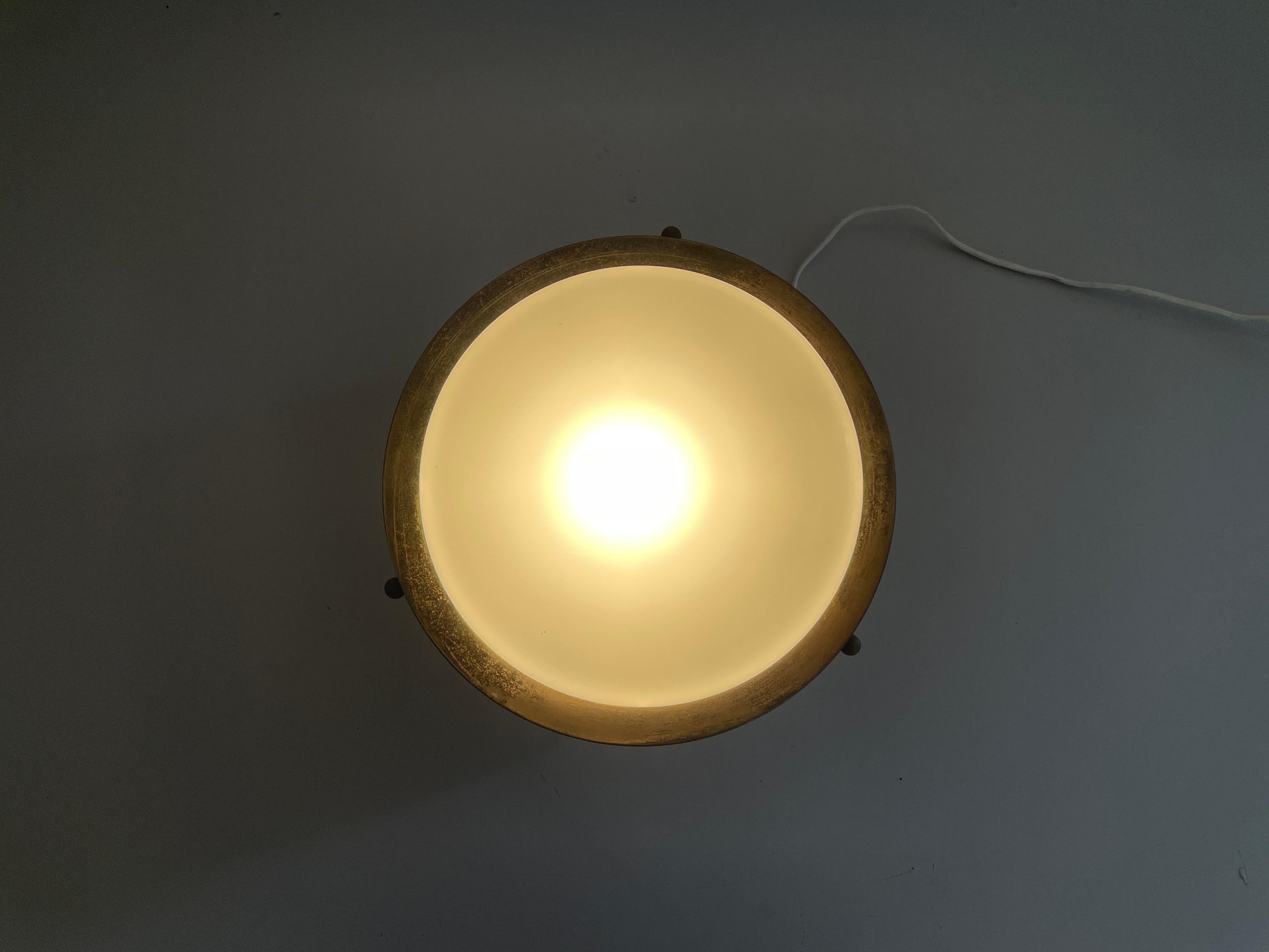 Empotrable redondo de cristal opalino de Minilumi Design, años 60, Italia en venta 9