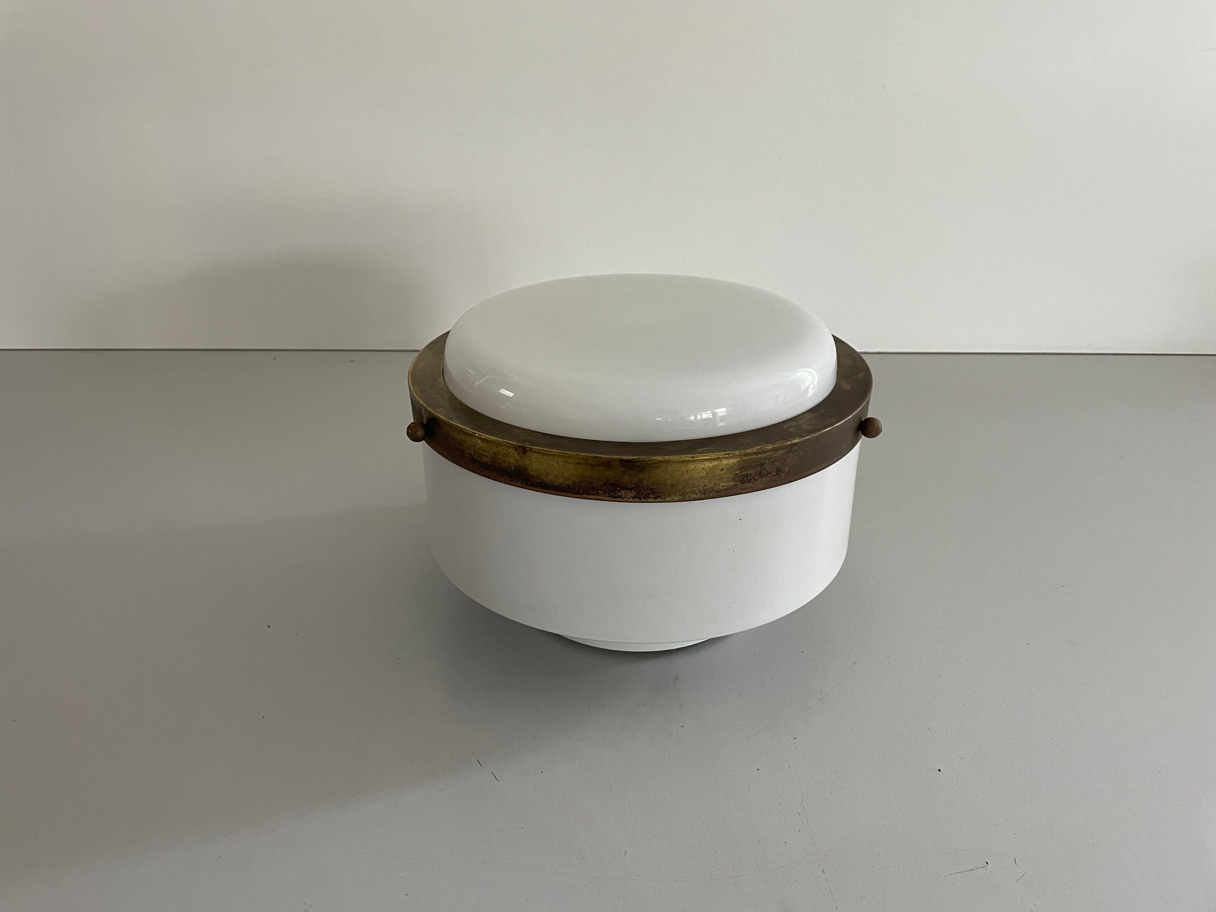 Empotrable redondo de cristal opalino de Minilumi Design, años 60, Italia Italiano en venta