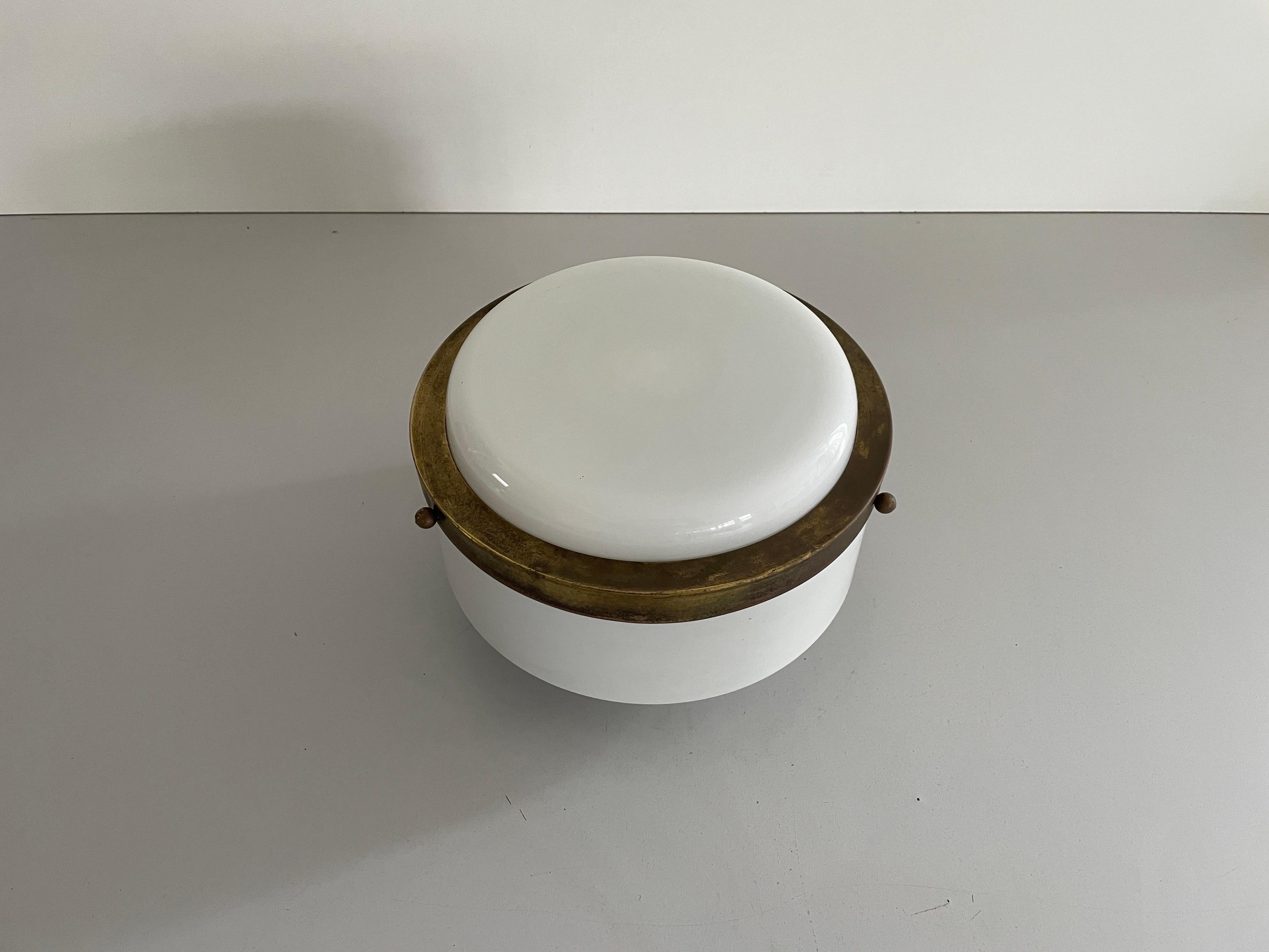 Empotrable redondo de cristal opalino de Minilumi Design, años 60, Italia en Excelente estado para la venta en Hagenbach, DE