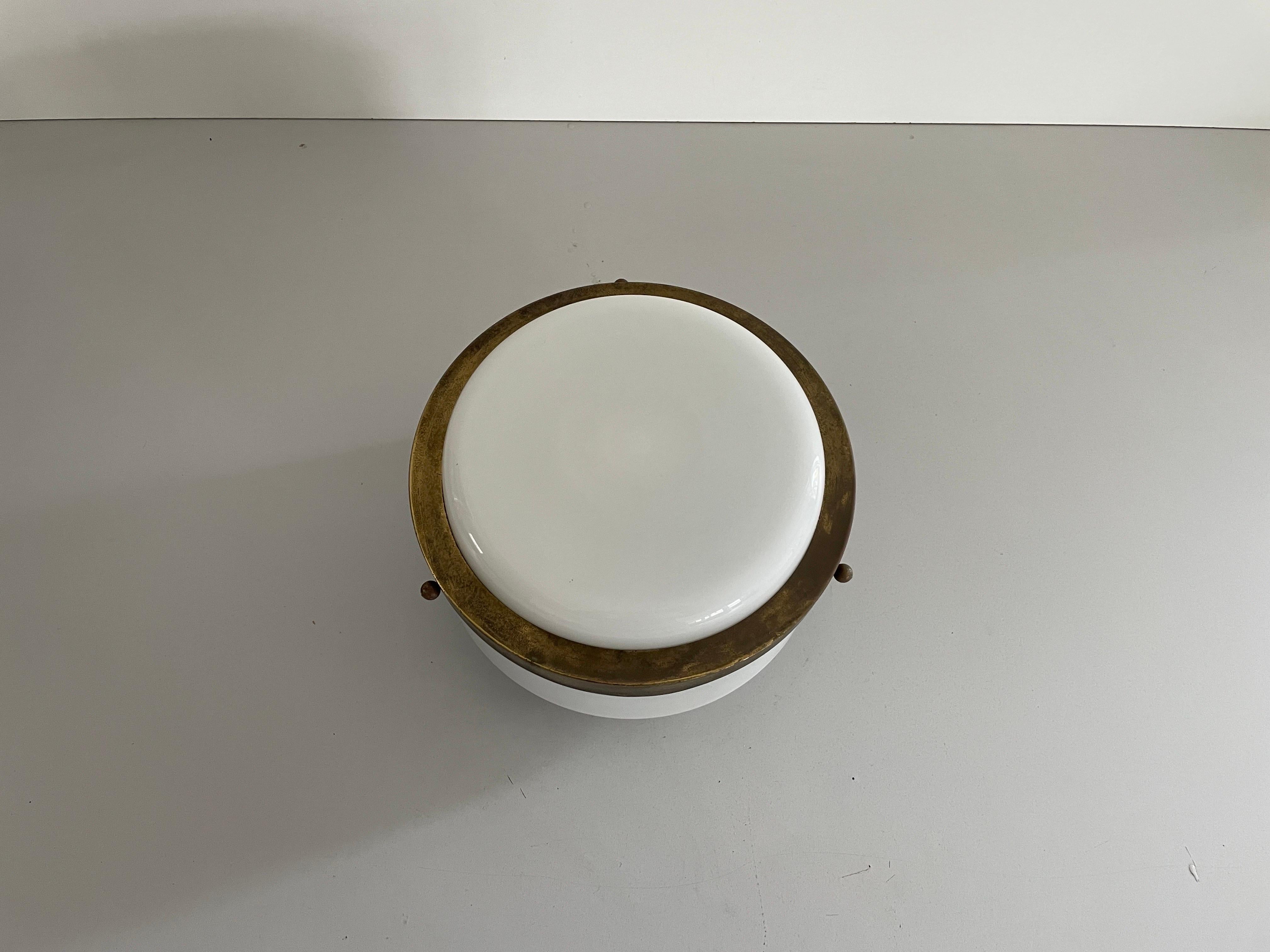 Empotrable redondo de cristal opalino de Minilumi Design, años 60, Italia mediados del siglo XX en venta