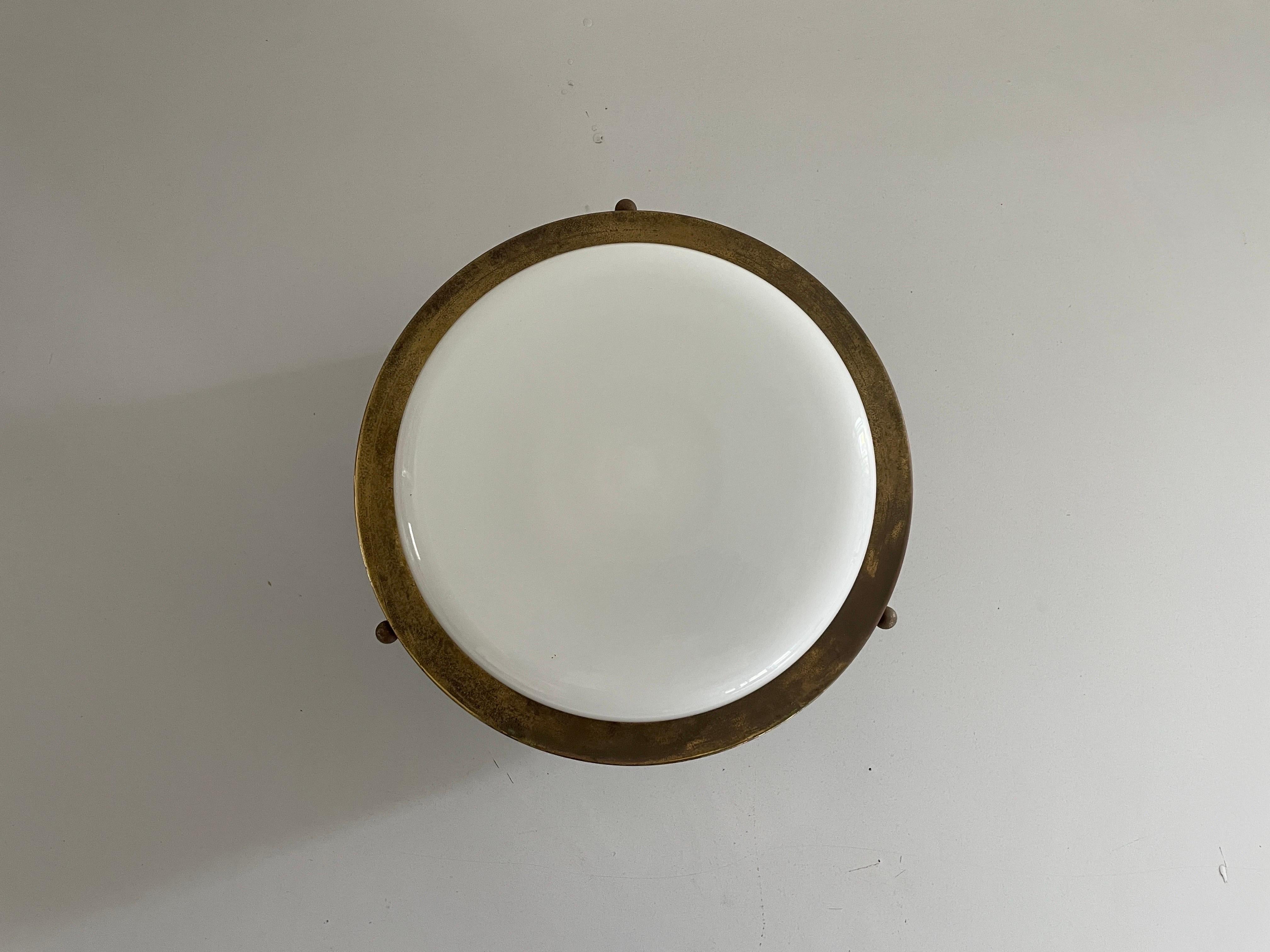 Empotrable redondo de cristal opalino de Minilumi Design, años 60, Italia Metal en venta