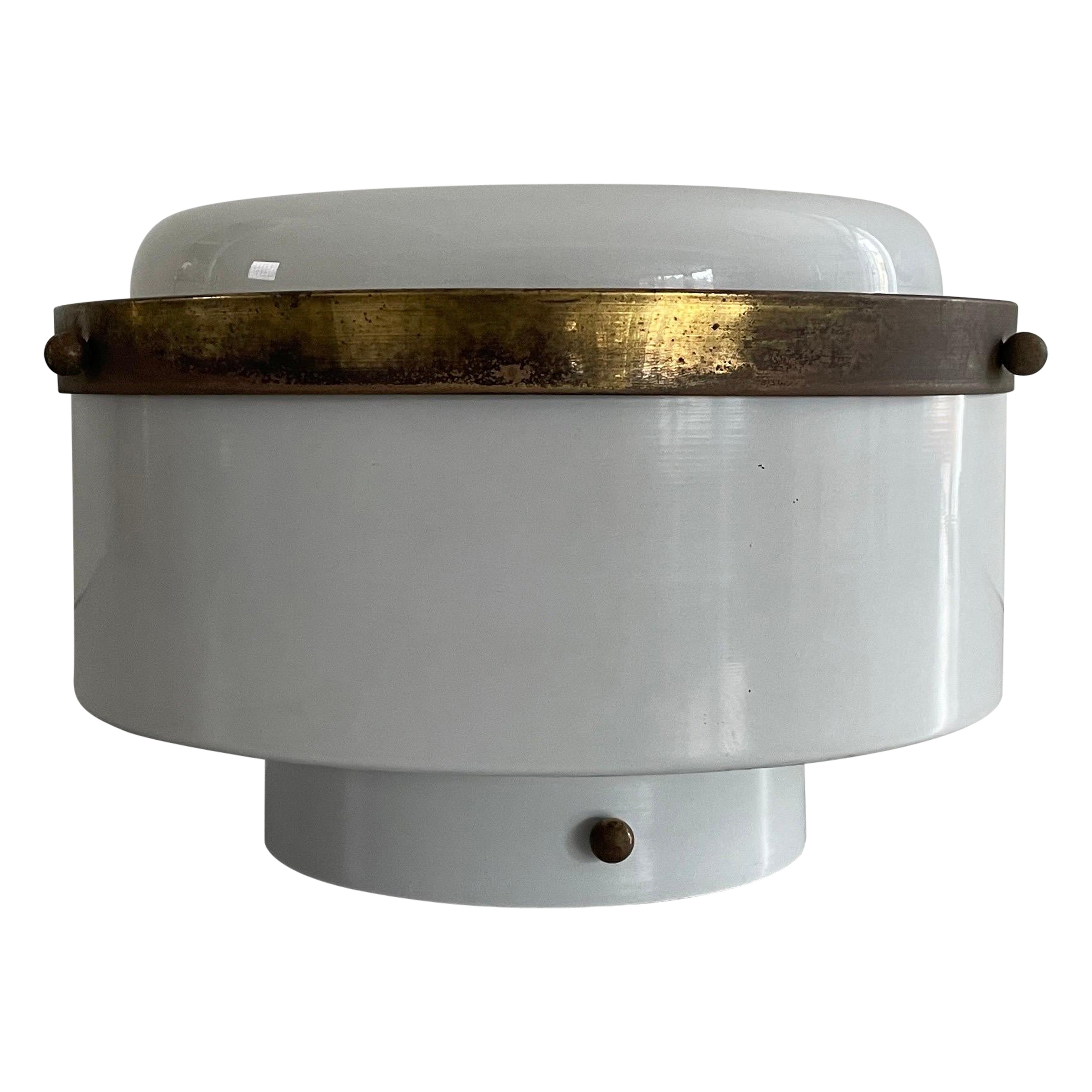 Lampada da incasso rotonda in vetro opalino di Minilumi Design, anni 
60, Italia