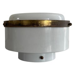 Lampada da incasso rotonda in vetro opalino di Minilumi Design, anni 
60, Italia