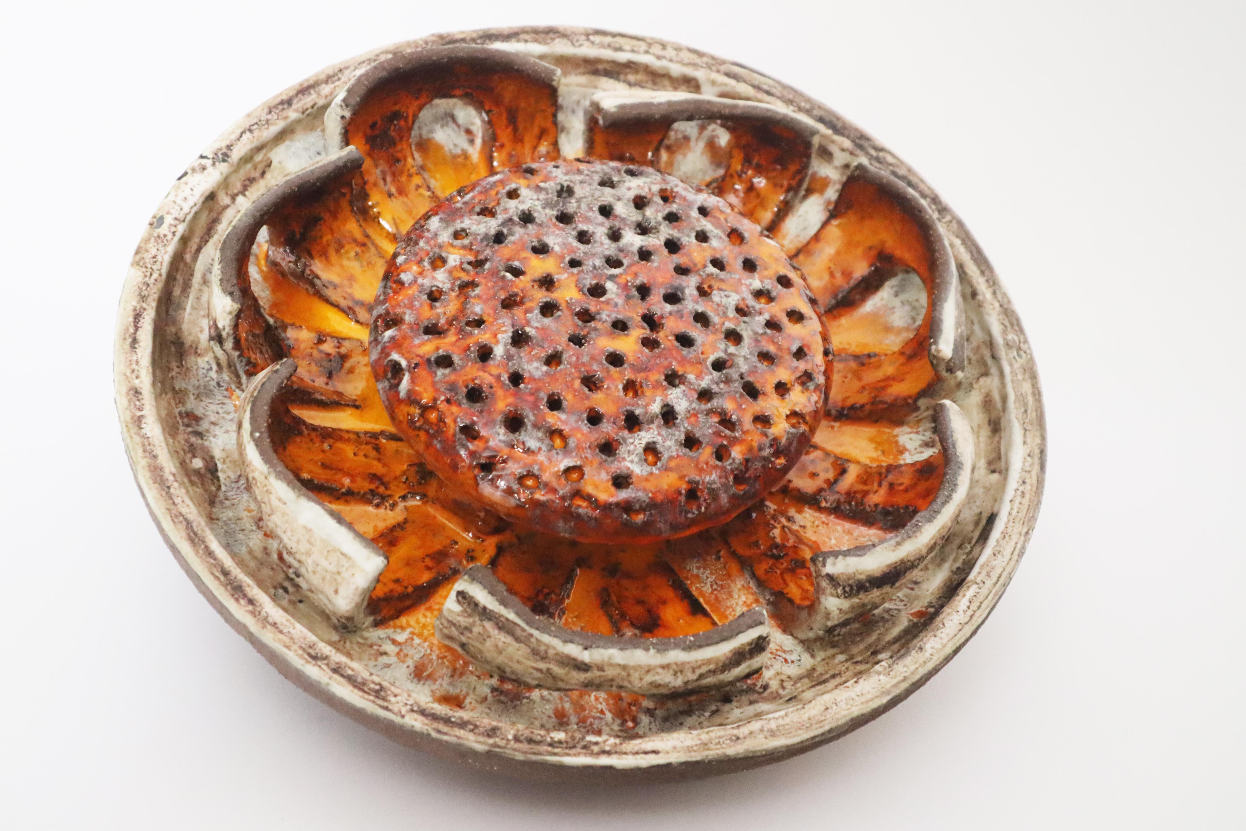 Round Orange Flower Sun Pottery Wall Lamp , Denmark. 1960s For Sale 4