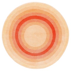 Runder orangefarbener Pop-Accessoire-Teppich aus Seide und Wolle Zelda Bullseye von Joseph Carini