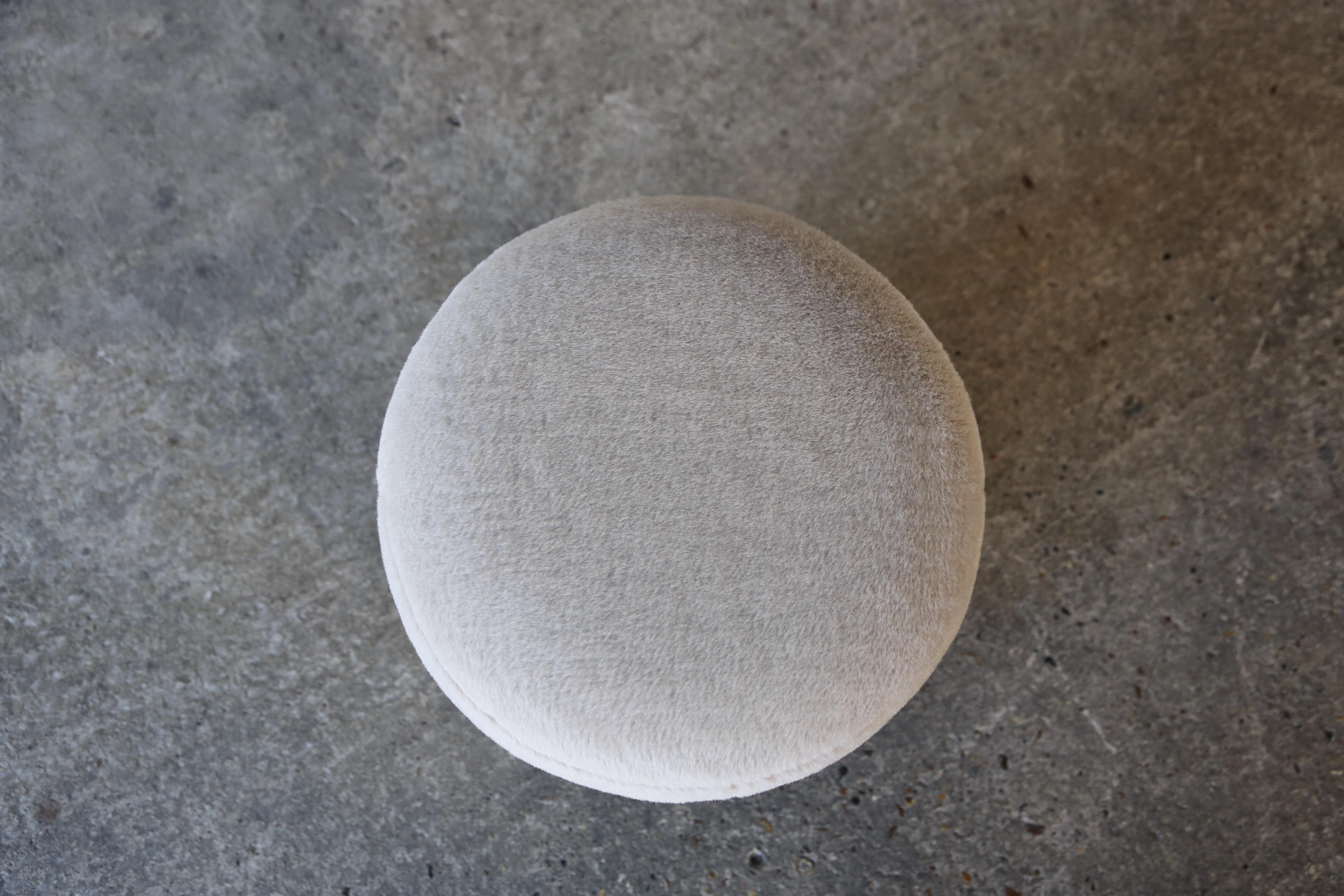 Round Ottoman / Footstool in Pure Alpaca For Sale 3