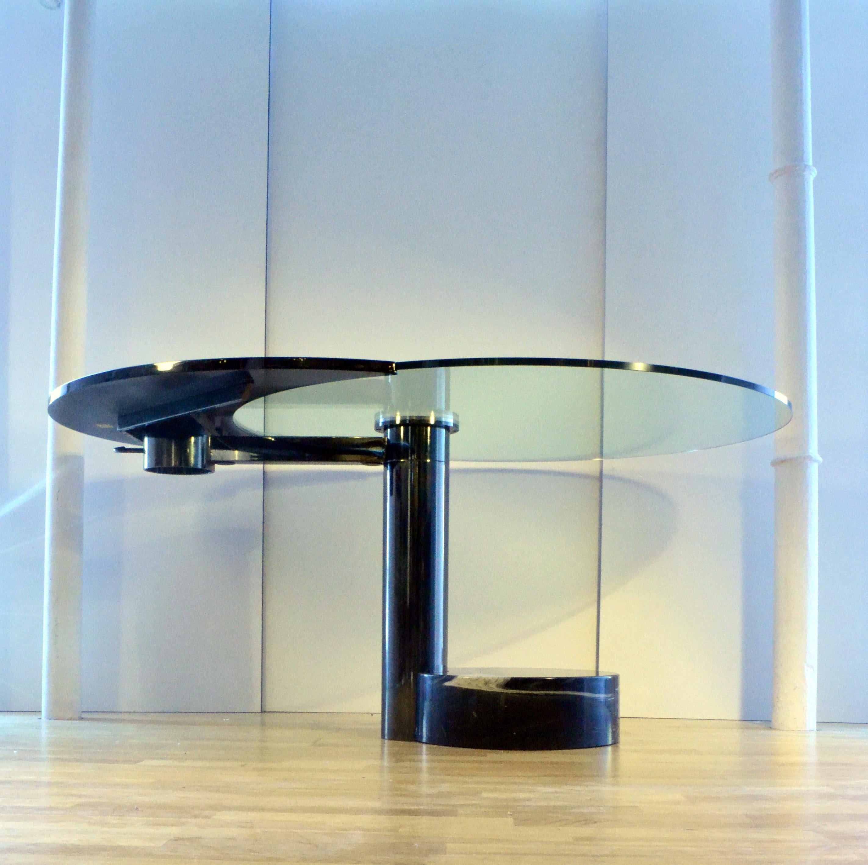 Sculptural Round or Oval Dining Table Glass & Black Top by Mario Mazzer, Zanette For Sale 4