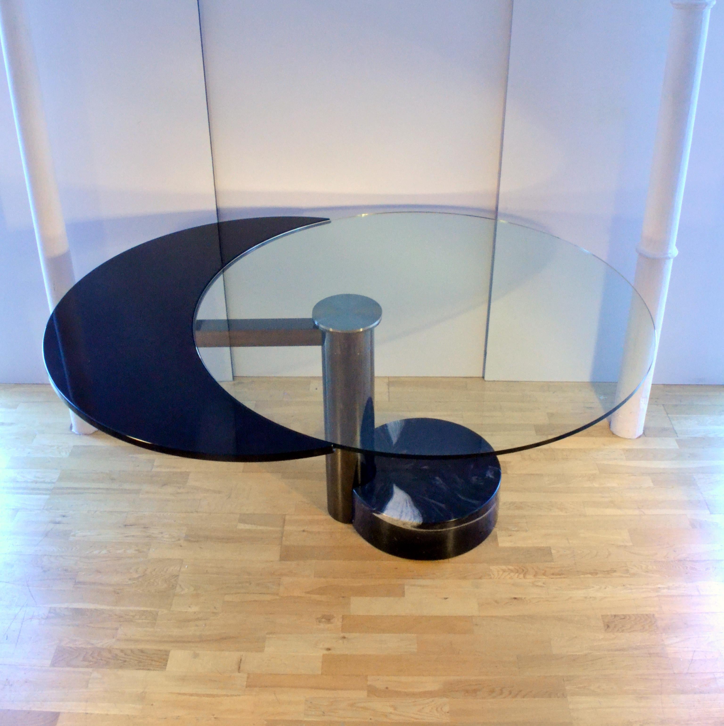 Acier inoxydable Table de salle à manger ronde et ovale Plateau en verre et noir par Mario Mazzer pour Zanette en vente