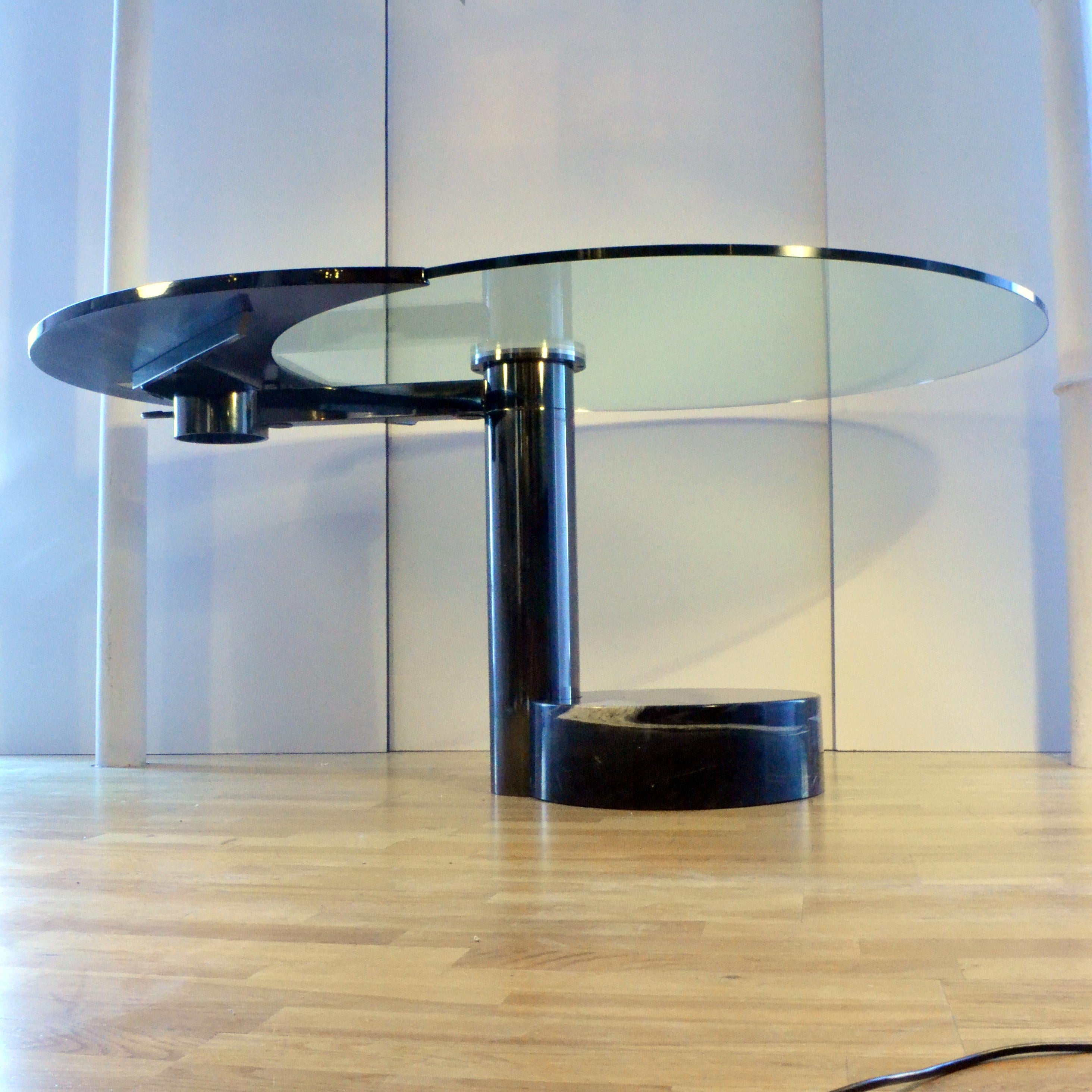 Late 20th Century Sculptural Round or Oval Dining Table Glass & Black Top by Mario Mazzer, Zanette For Sale