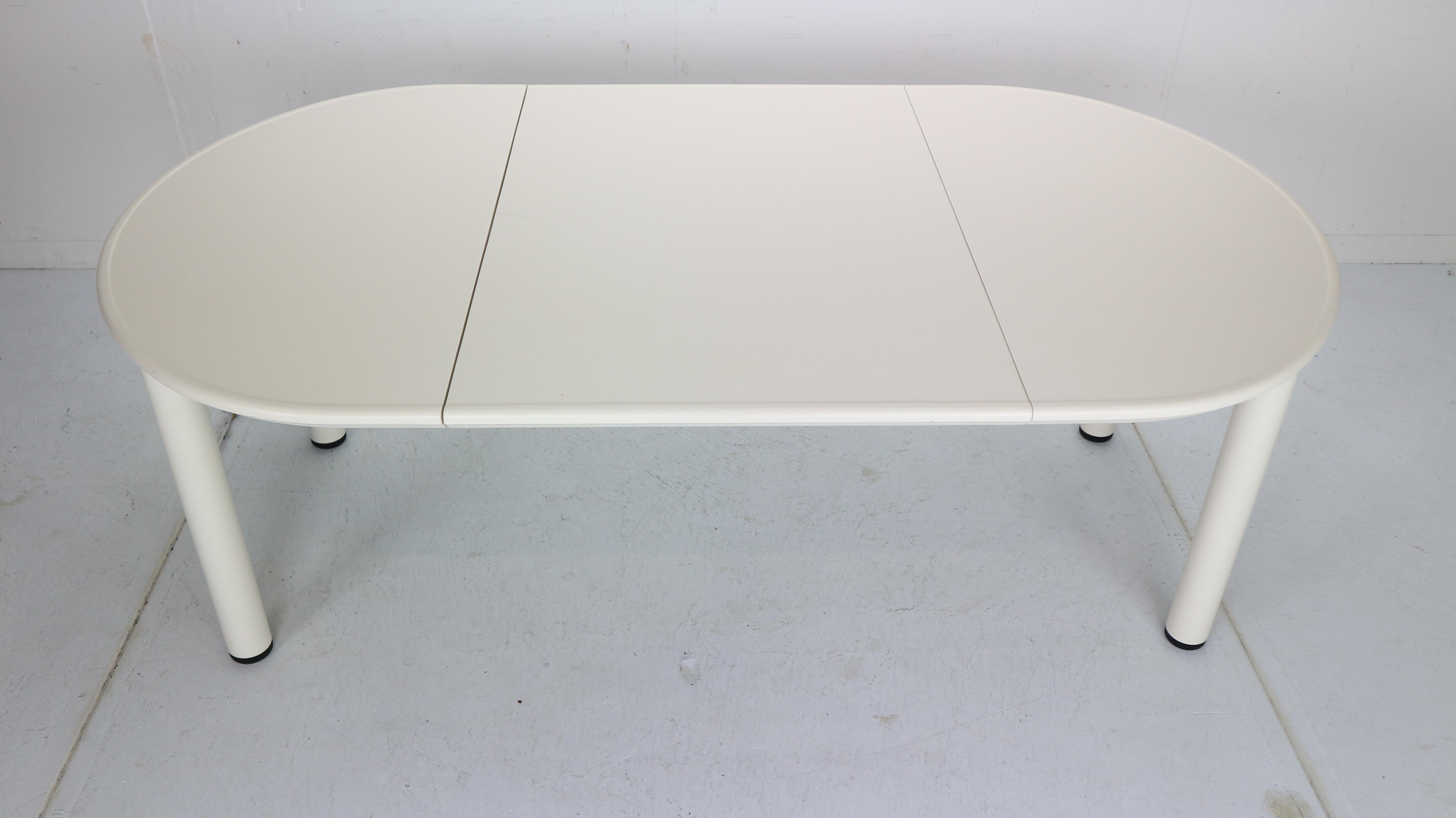 Mid-Century Modern Round/ Oval Extendable Dinning Table #720 by Dieter Rams for Vitsoe, 1972