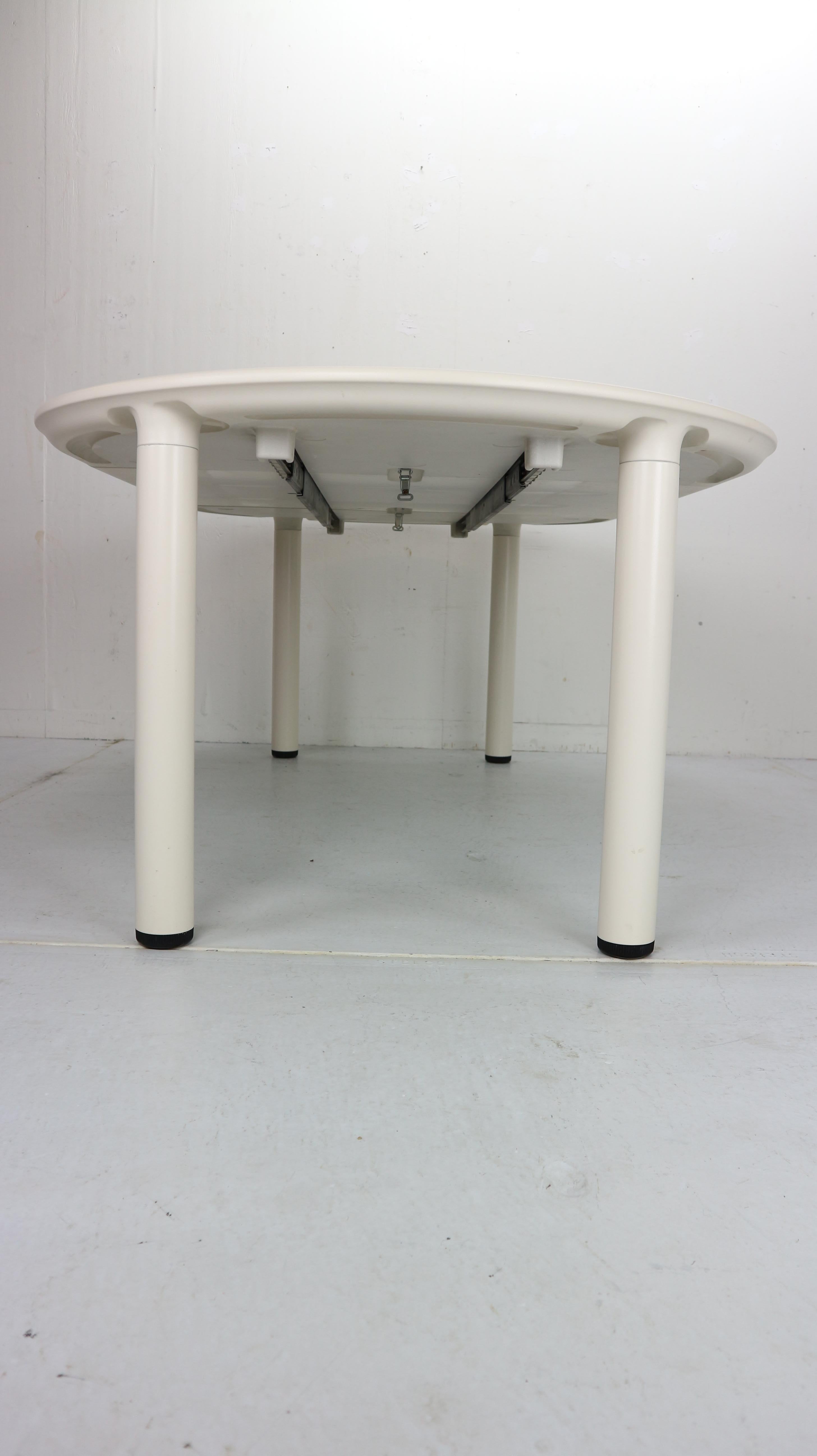 Round/ Oval Extendable Dinning Table #720 by Dieter Rams for Vitsoe, 1972 2