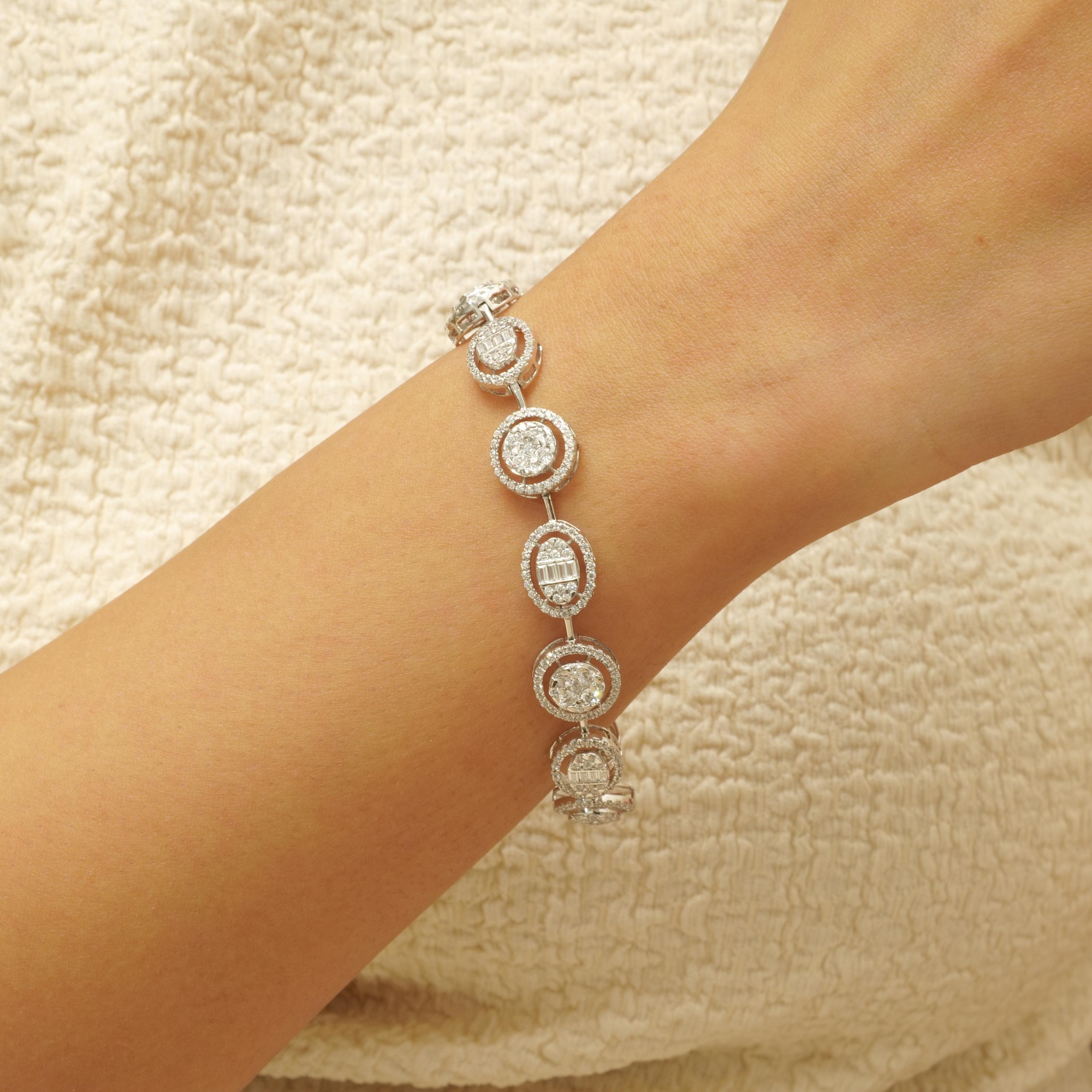 Round Cut Round & Oval Halo Diamond Linking Tennis Bracelet in 14K Solid Gold (Certified) For Sale