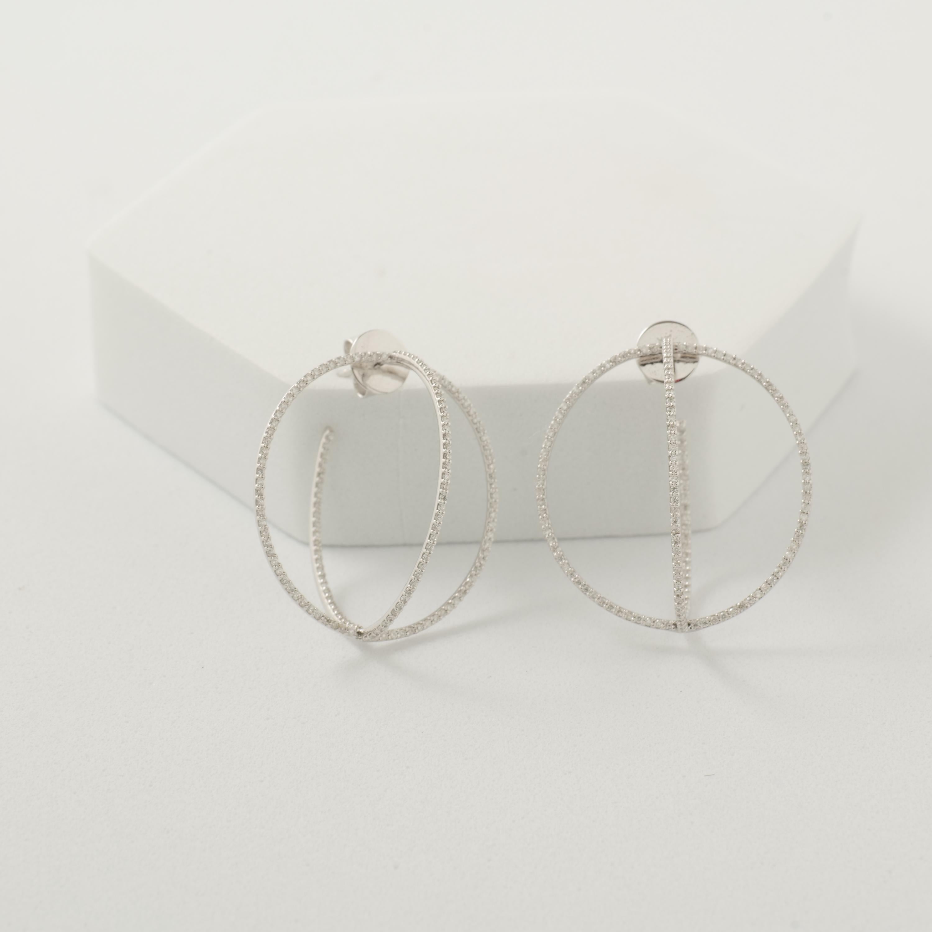 Donna Orecchini a cerchio tondo sovrapposti in oro massiccio 14k (certificati) in vendita