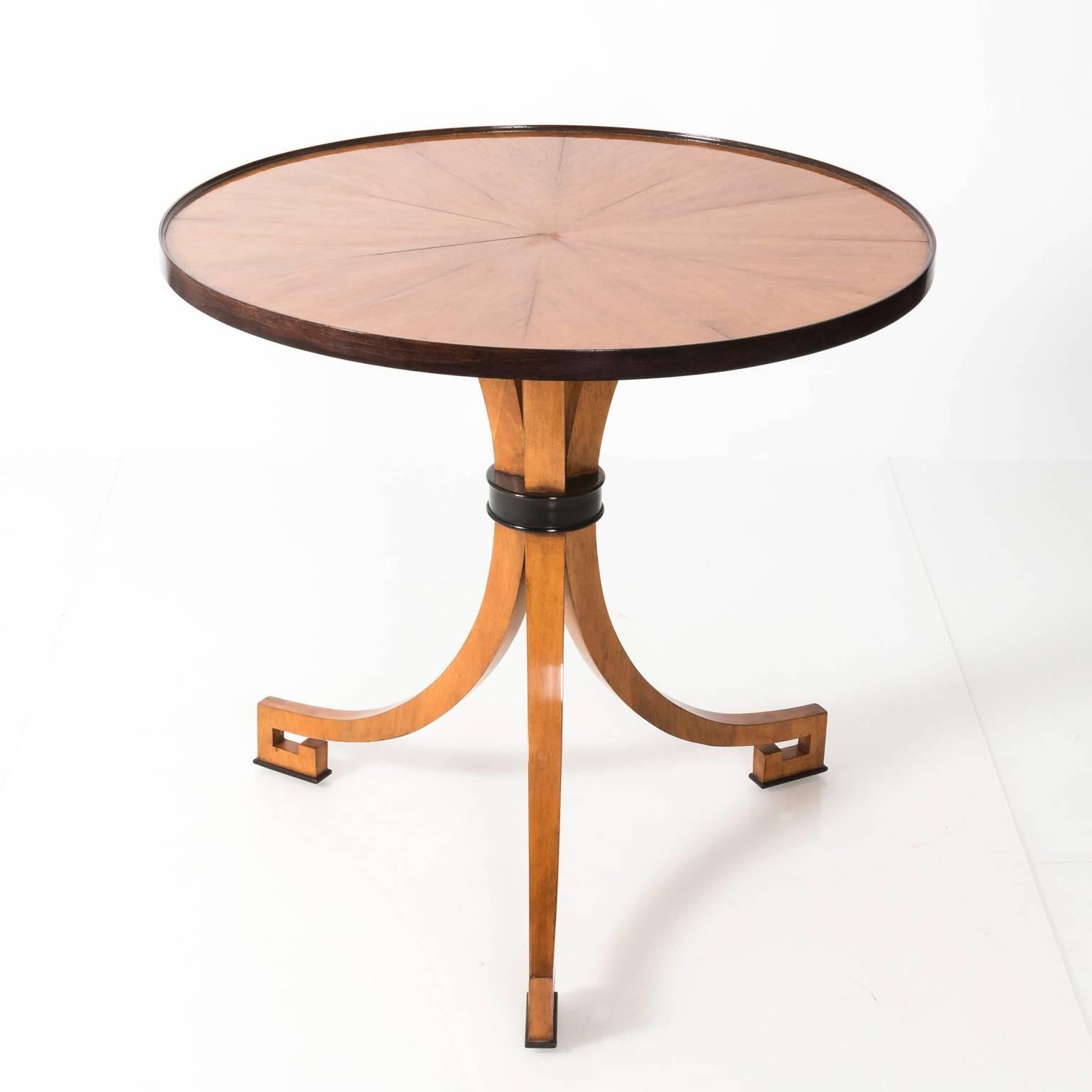 Late 20th Century Round Oysterly Side Table