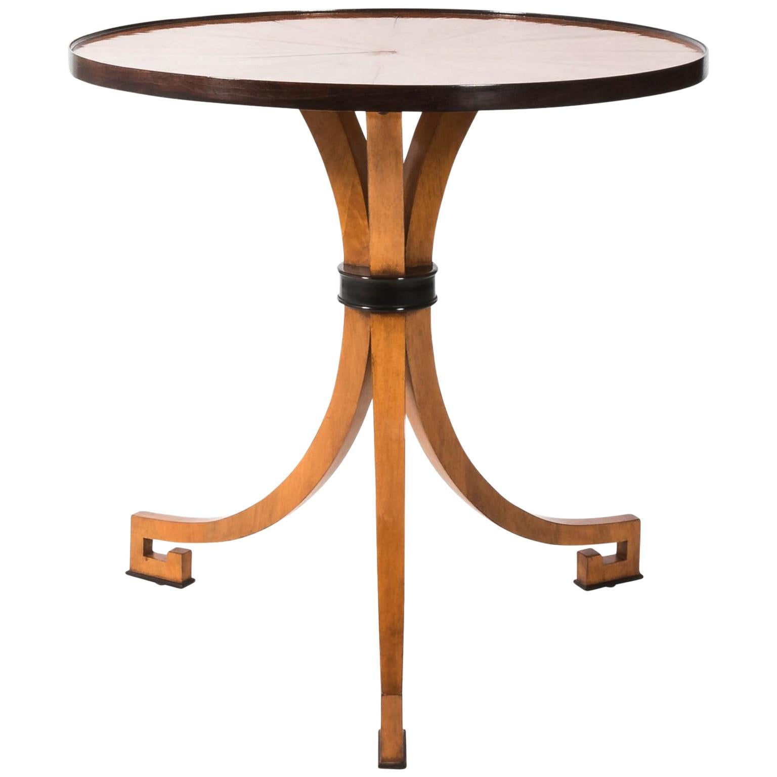 Round Oysterly Side Table