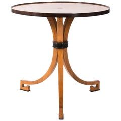 Round Oysterly Side Table