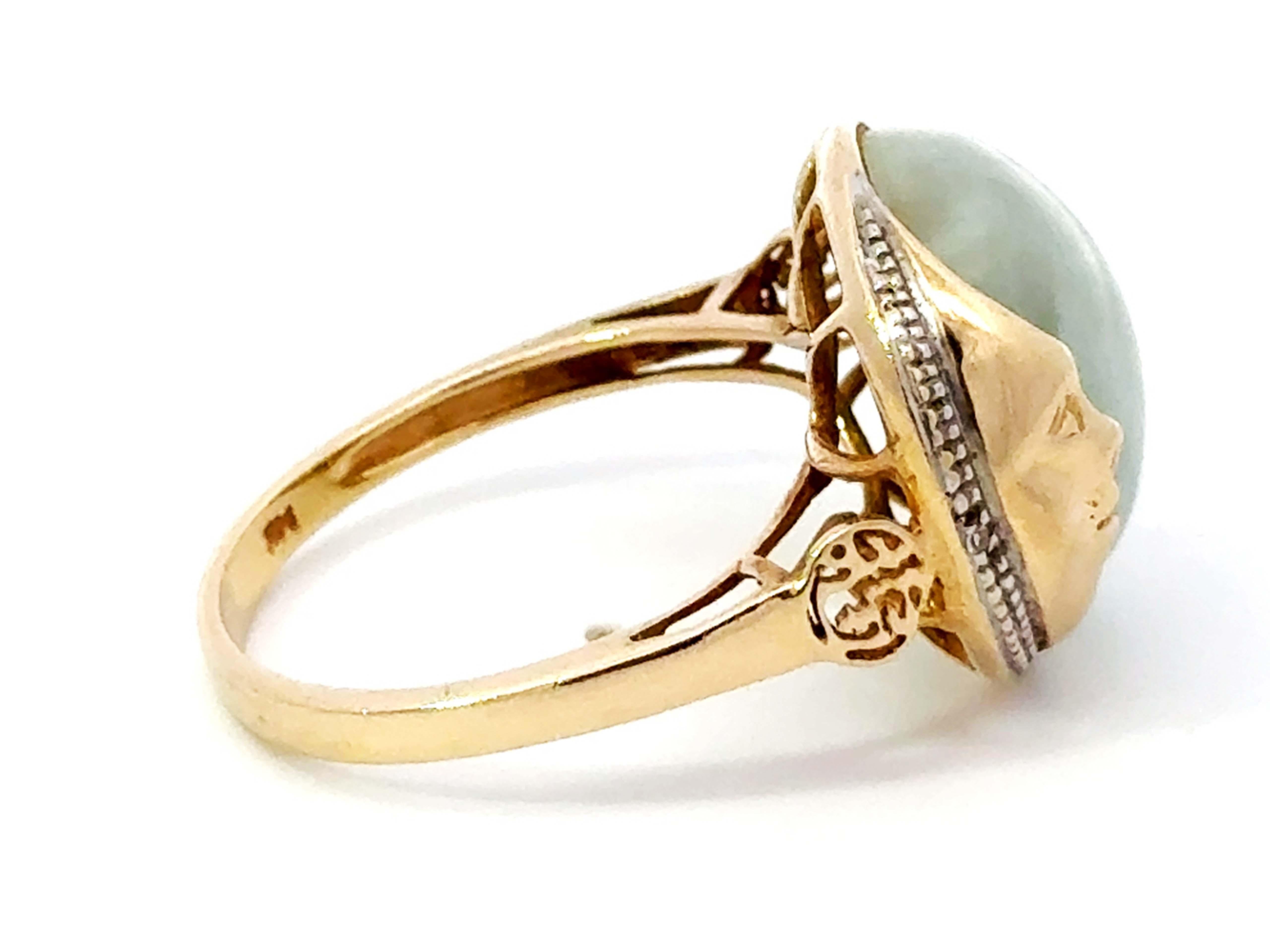 Round Pale Green Jade Cabochon Moon and Diamond Ring 14k Yellow Gold In Excellent Condition For Sale In Honolulu, HI
