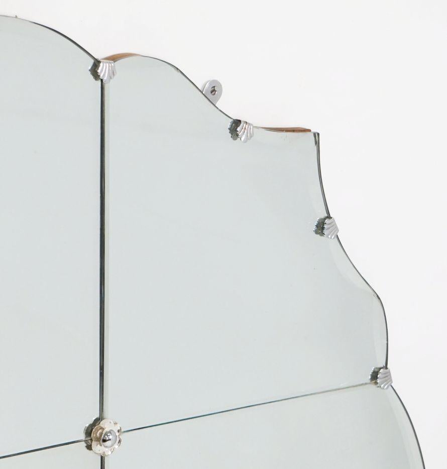 Miroir rond à panneaux festonnés avec verre biseauté d'Angleterre (Dia 37 3/4) en vente 6