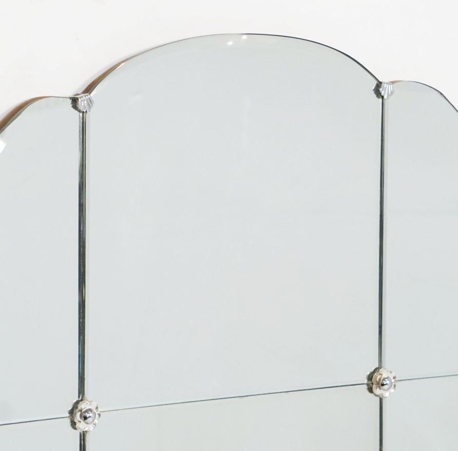 Round Paneled Scalloped Edge Mirror with Beveled Glass from England (Dia 37 3/4) In Good Condition For Sale In Austin, TX