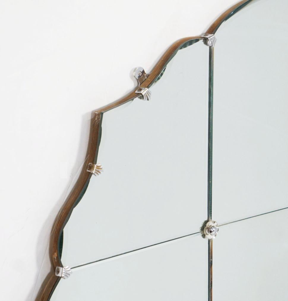 20ième siècle Miroir rond à panneaux festonnés avec verre biseauté d'Angleterre (Dia 37 3/4) en vente