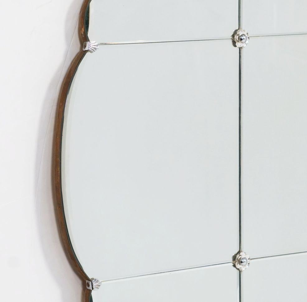 Verre Miroir rond à panneaux festonnés avec verre biseauté d'Angleterre (Dia 37 3/4) en vente