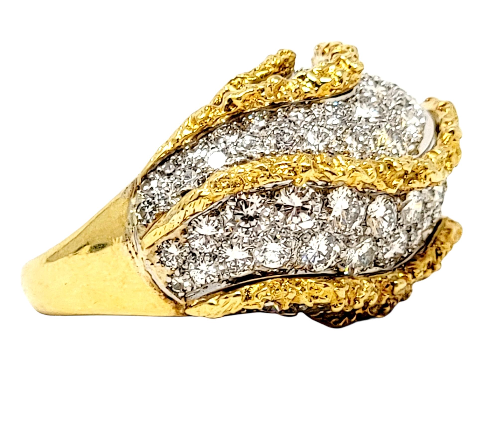 Bague dôme en or jaune 18 carats avec diamants ronds pavés en forme de vague épaisse et en relief Pour femmes en vente