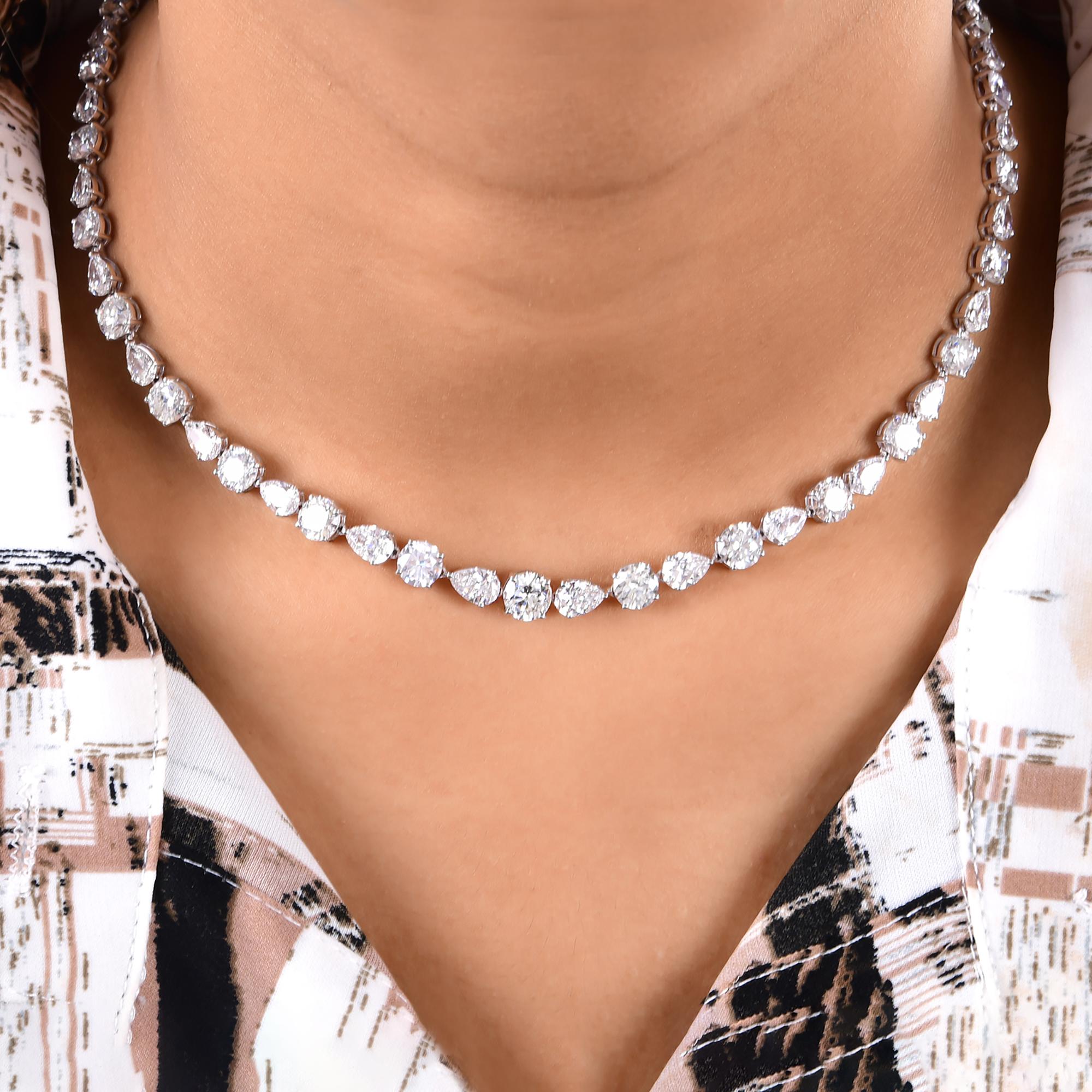 Pera redonda 29,08Ct SI/H Diamante natural Collar de novia Joyas de oro blanco de 18k
Con piedras de diamante redondas y en forma de pera de alta calidad, este collar ofrece un lujoso brillo que imita maravillosamente el brillo y el fuego de los