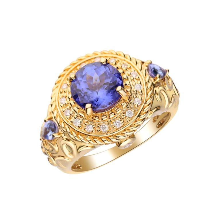 Round, Pear-cut Tanzanite With Diamond accents 14K Yellow Gold Ring. In New Condition For Sale In New York, NY